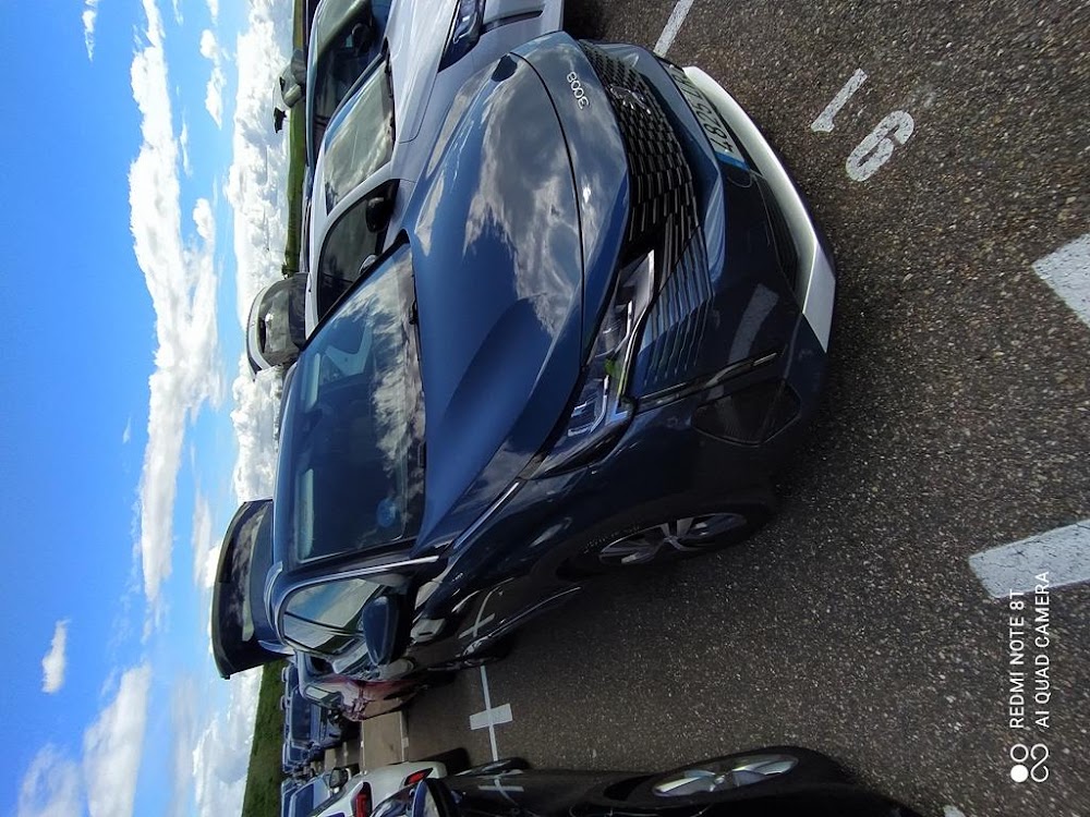 Foto Peugeot 3008 Hybrid 7