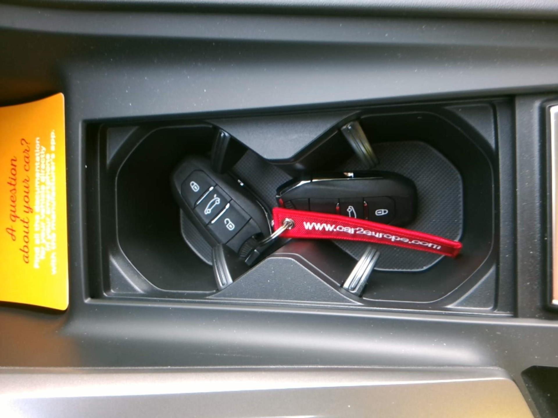 Peugeot 308 PHEV 180 e-EAT8 Allure 2024