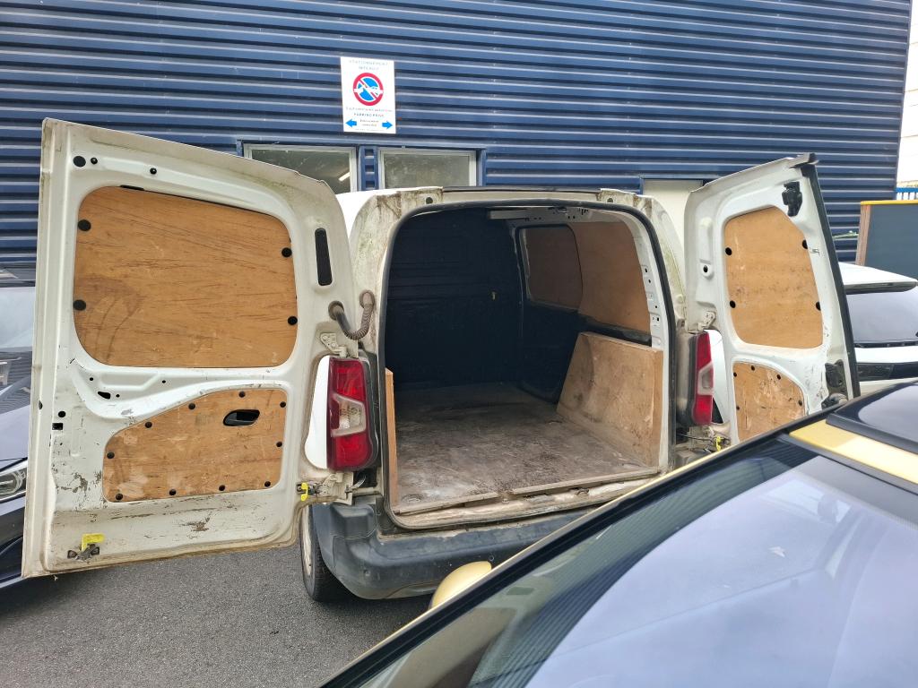 Peugeot PARTNER FOURGON STANDARD 650 KG BLUEHDI 100 S&S BVM5 PREMIUM 2020