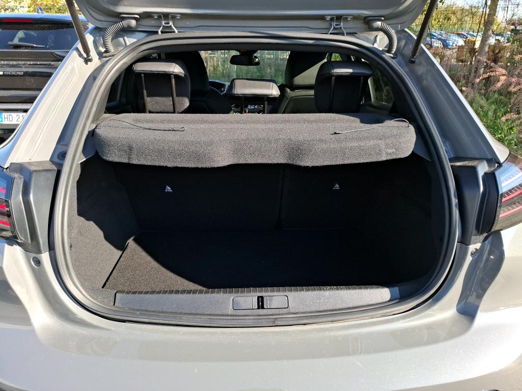 Peugeot 208 Hybrid 100 e-DCS6 GT 2025