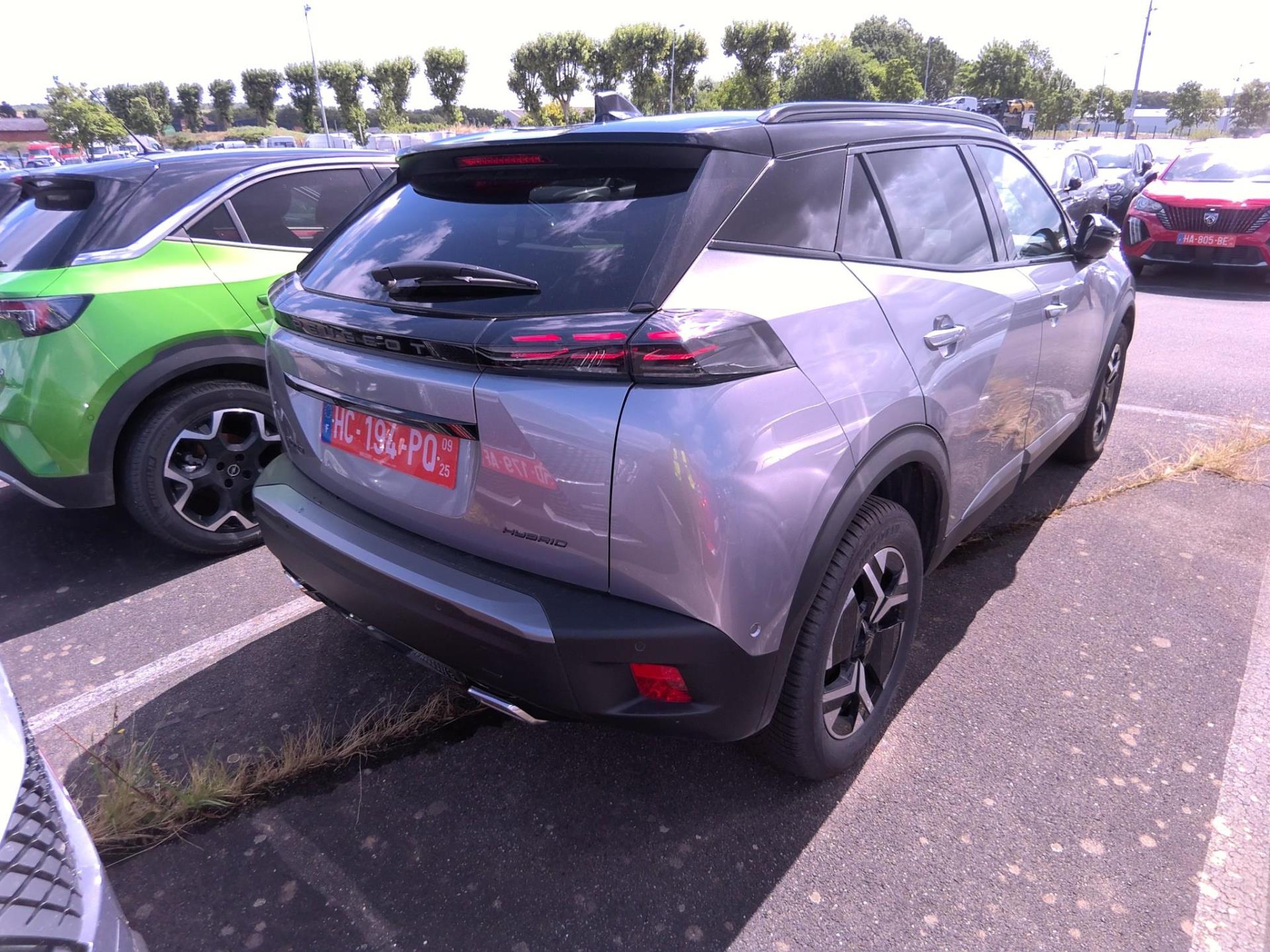 Peugeot 2008 Hybrid 136 e-DCS6 GT 2025