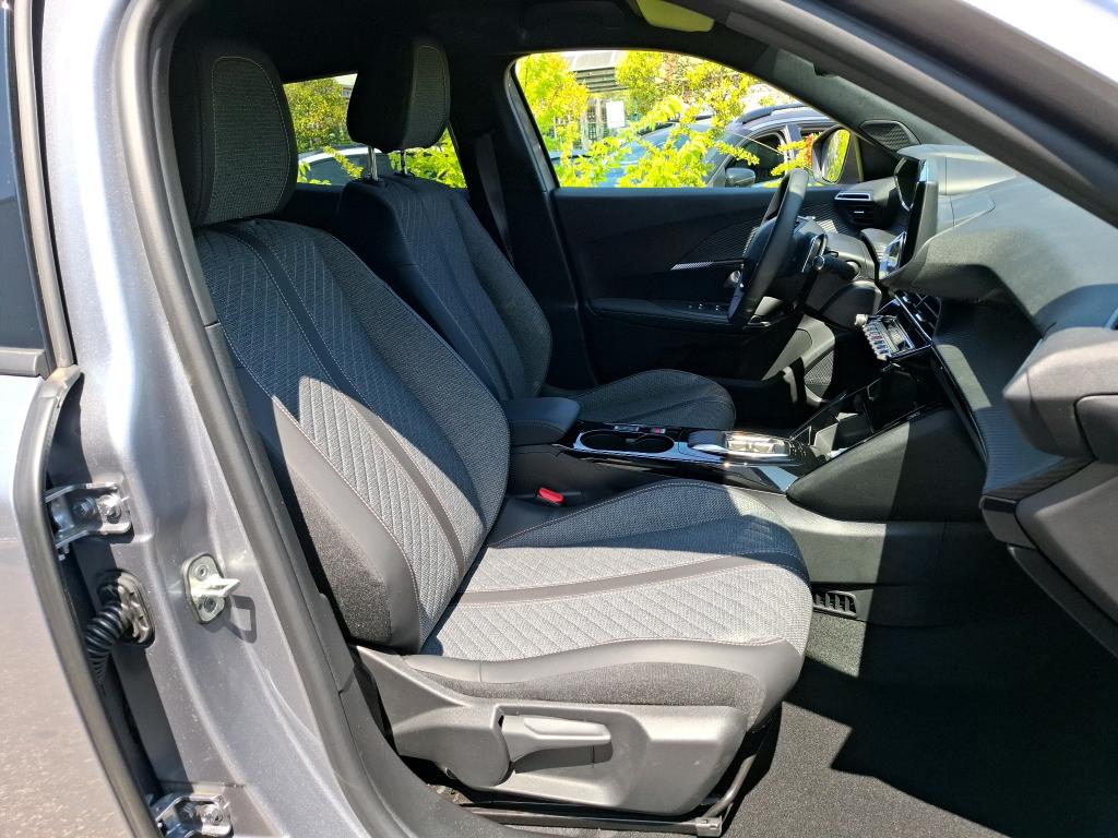 Peugeot 2008 Hybrid 136 e-DCS6 Allure 2024