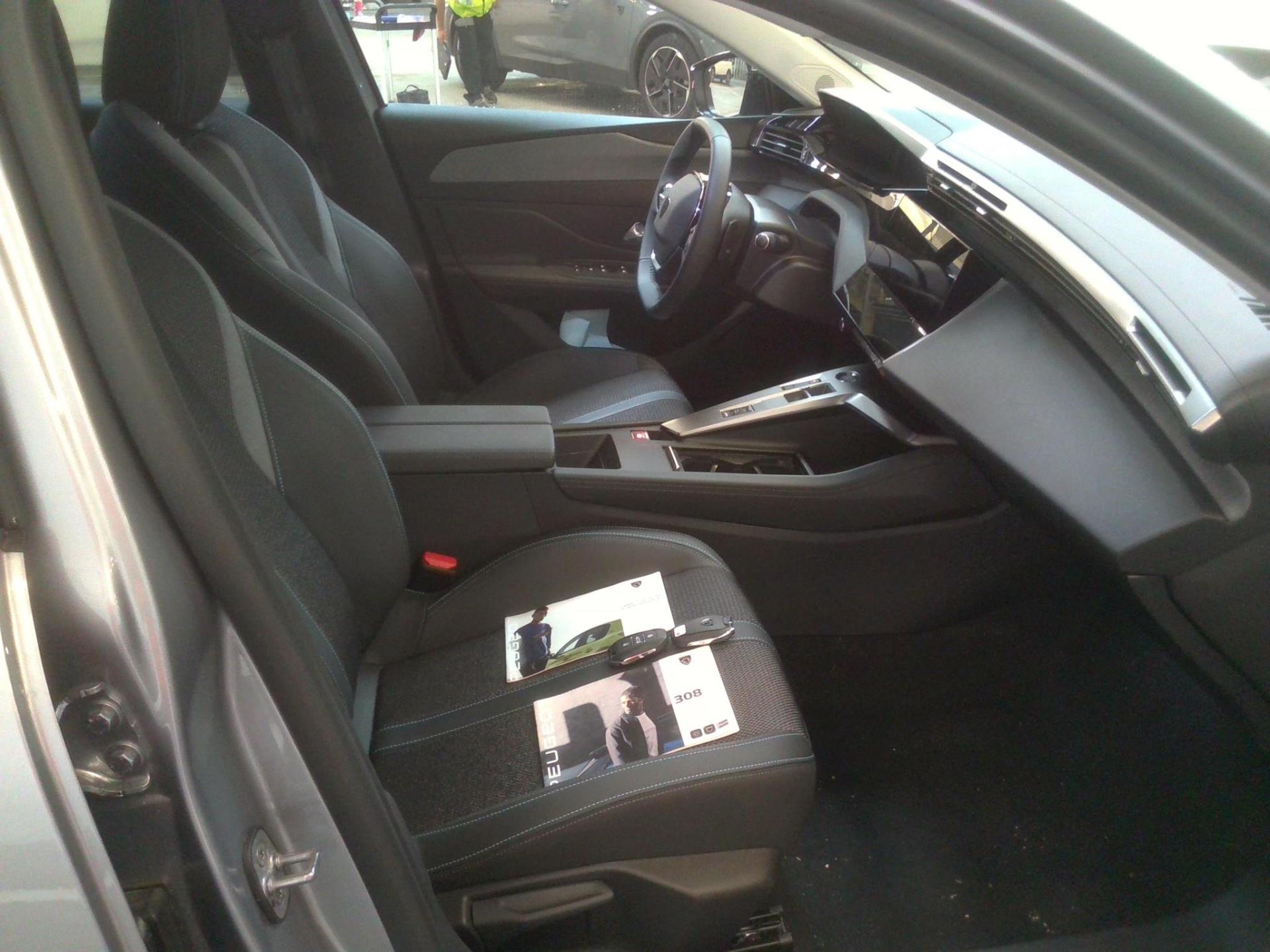 Peugeot 308 SW PHEV 180 e-EAT8 Allure 2024