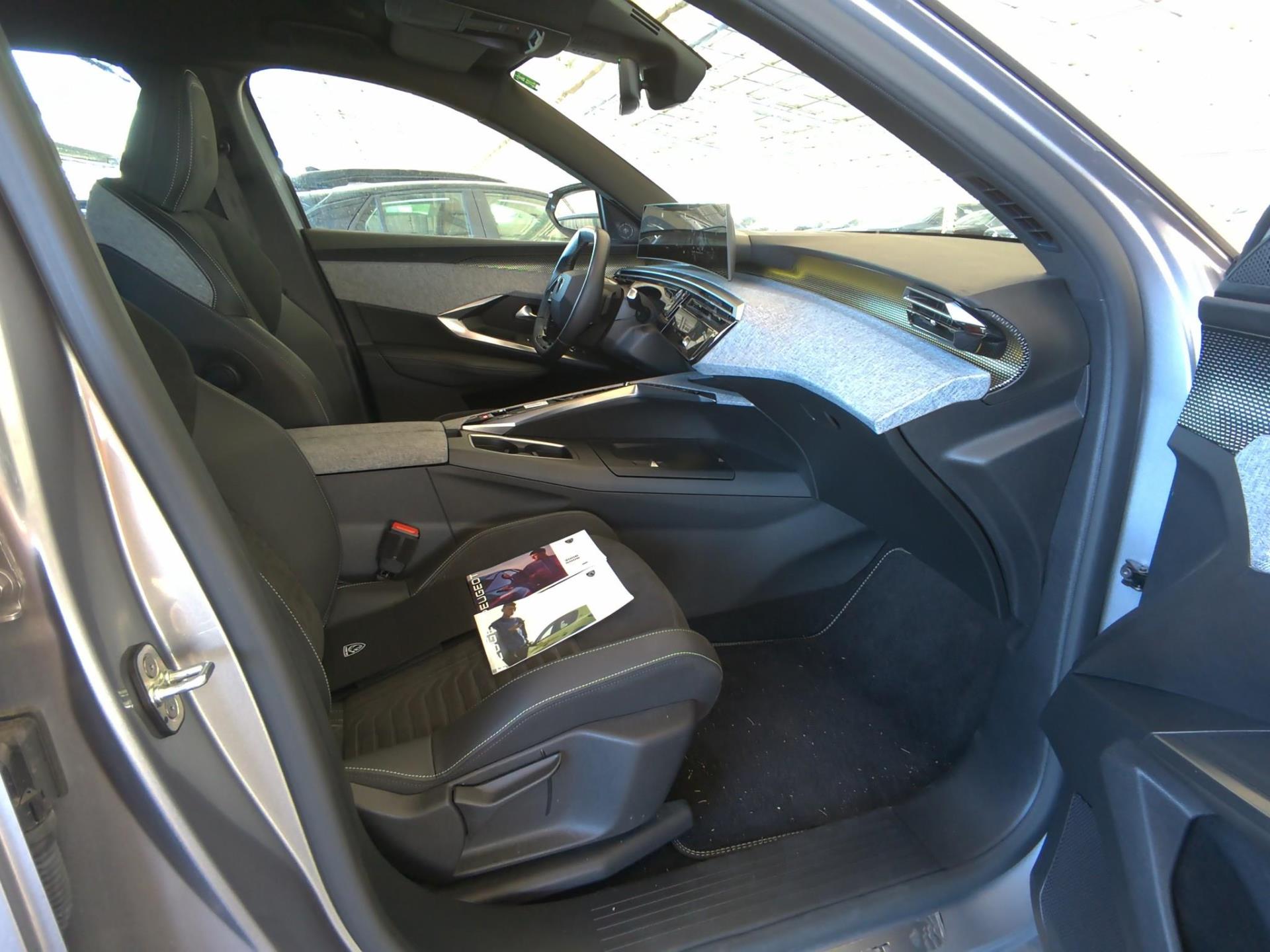 Peugeot 5008 Hybrid 136 e-DCS6 GT 2024