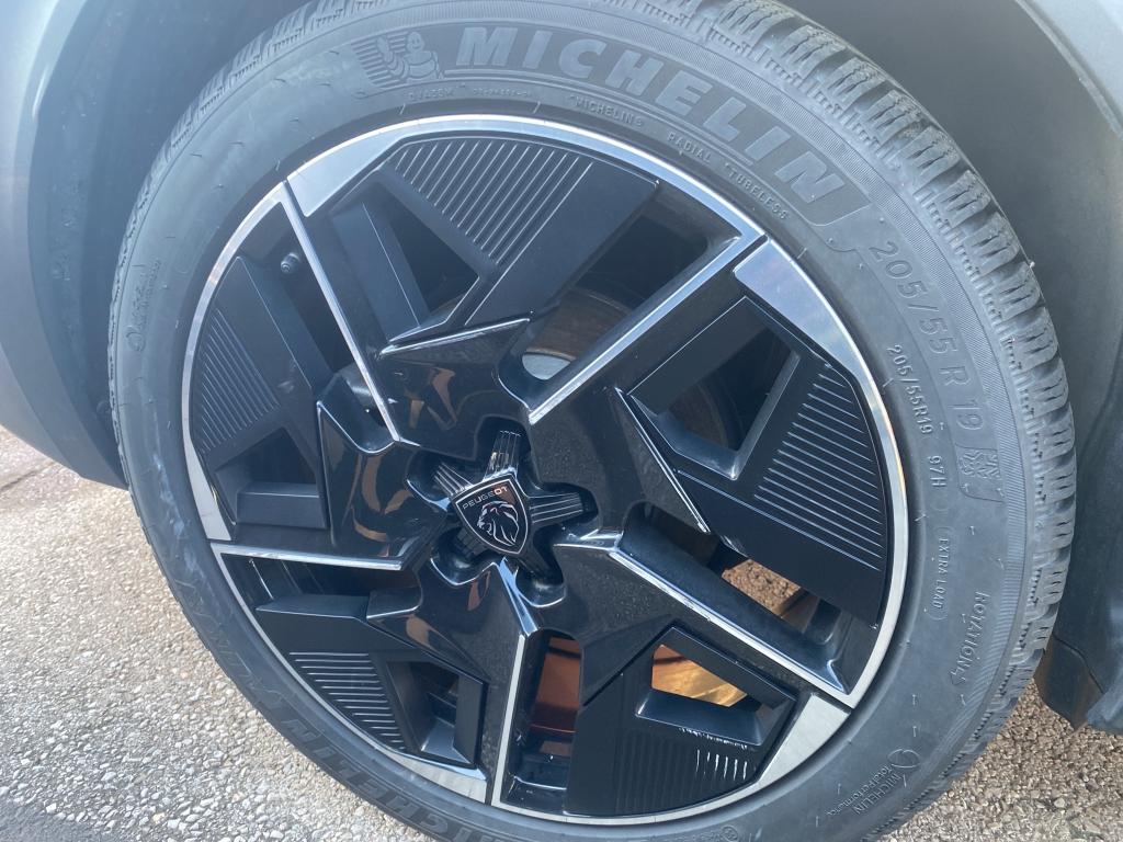 Peugeot 408 PHEV 225 e-EAT8 GT 2023