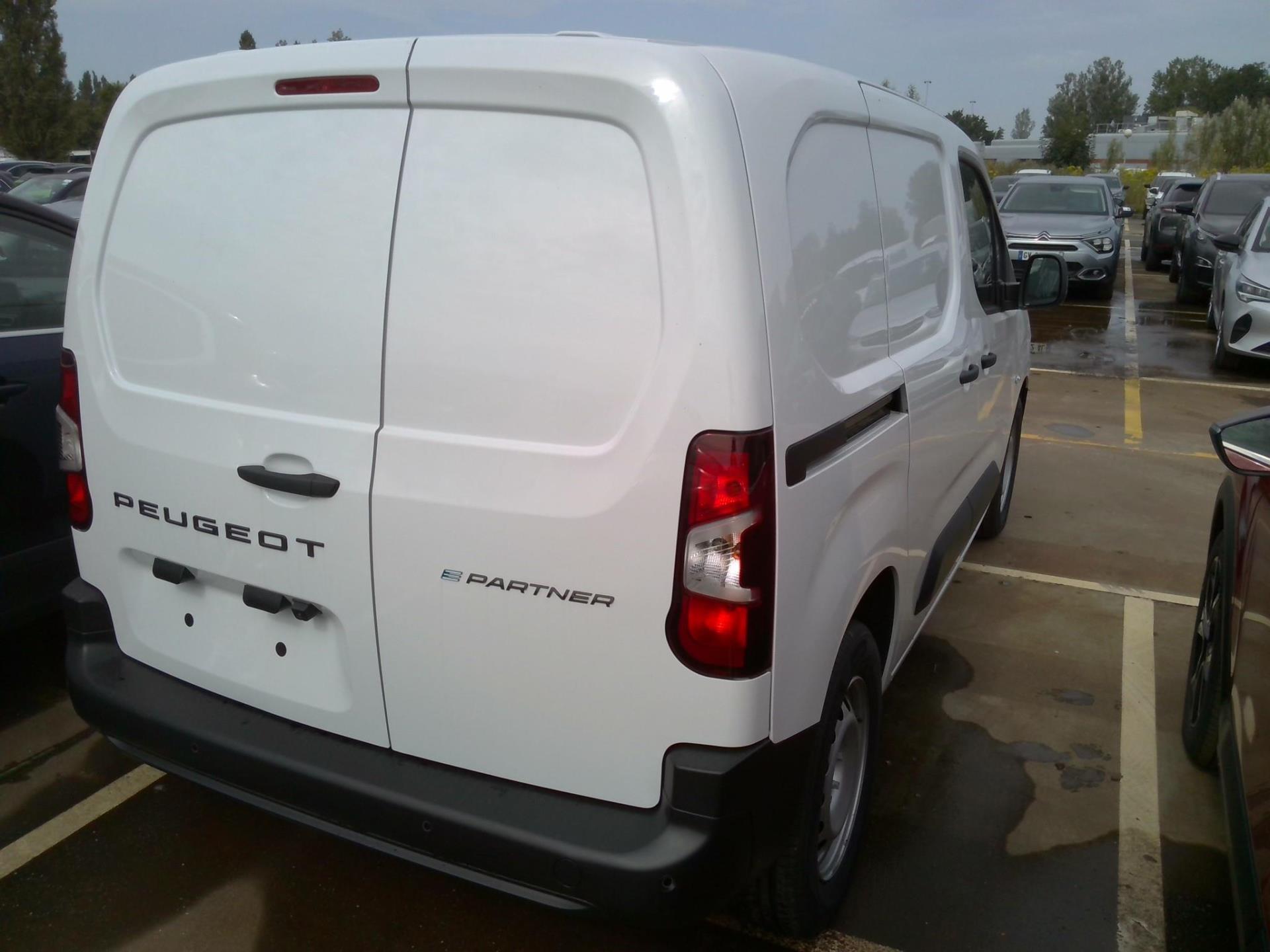 Peugeot E-PARTNER FOURGON M 800 KG 136 CH BATTERIE 54 KWH  2024