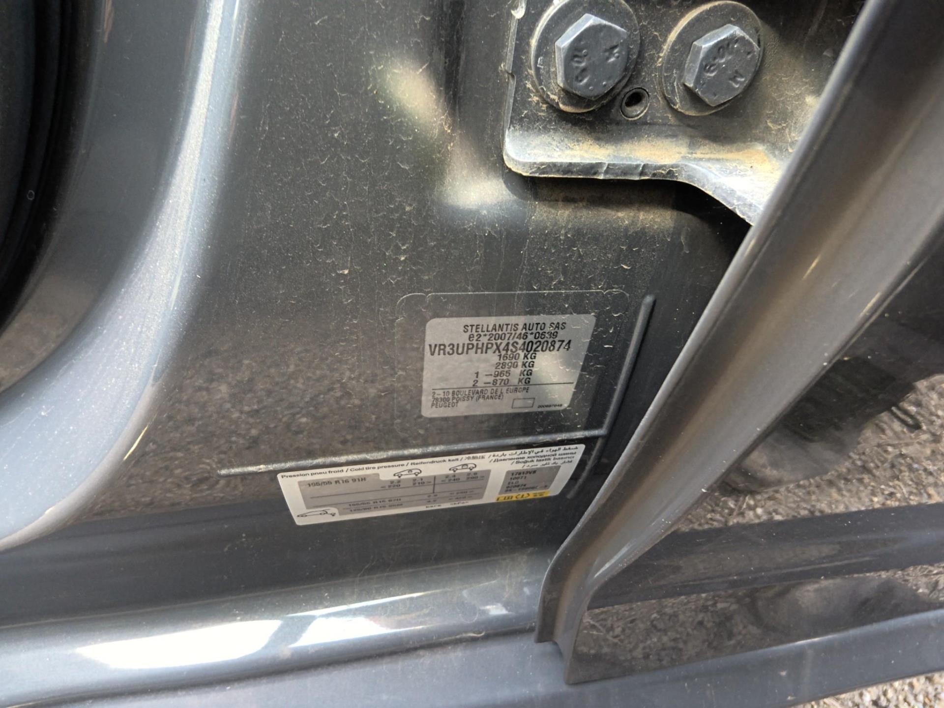 Peugeot 208 Hybrid 100 e-DCS6 Allure 2025