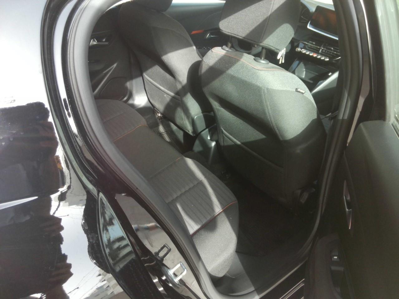 Foto Peugeot 208 10