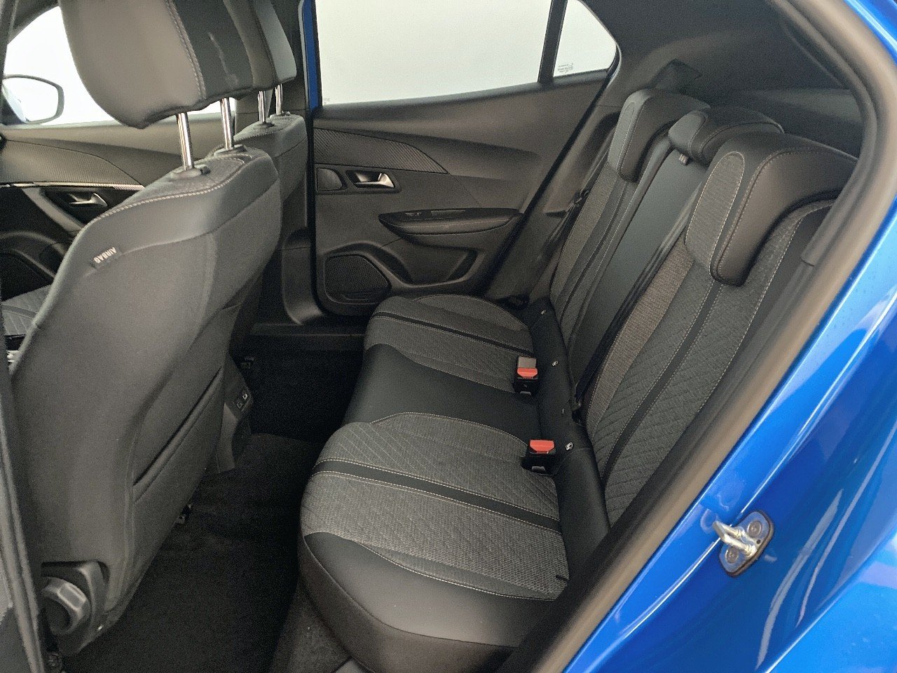 Peugeot 2008 PureTech 130 S&S EAT8 Allure 2024