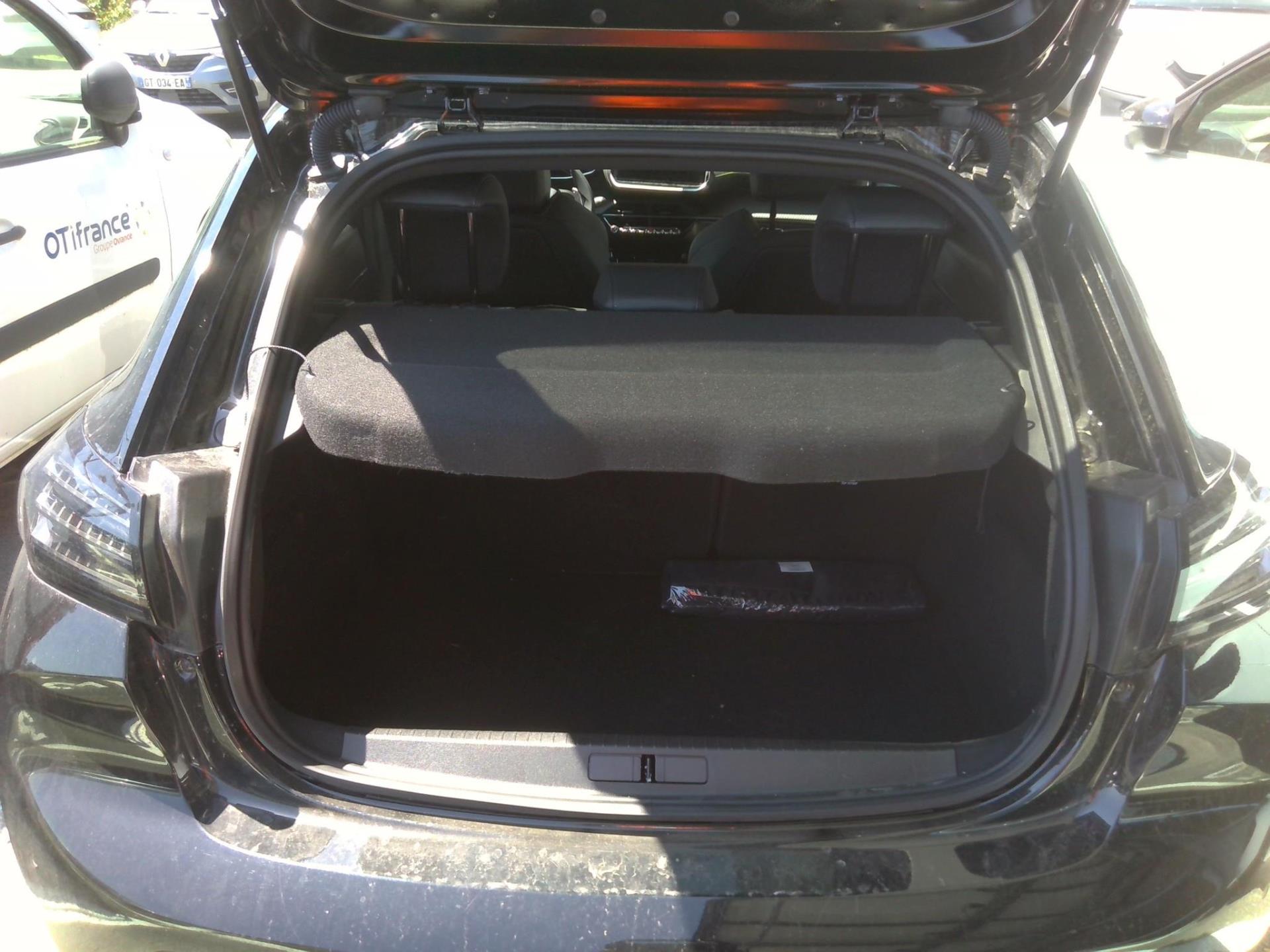 Peugeot 208 Hybrid 110 e-DCS6 GT 2025