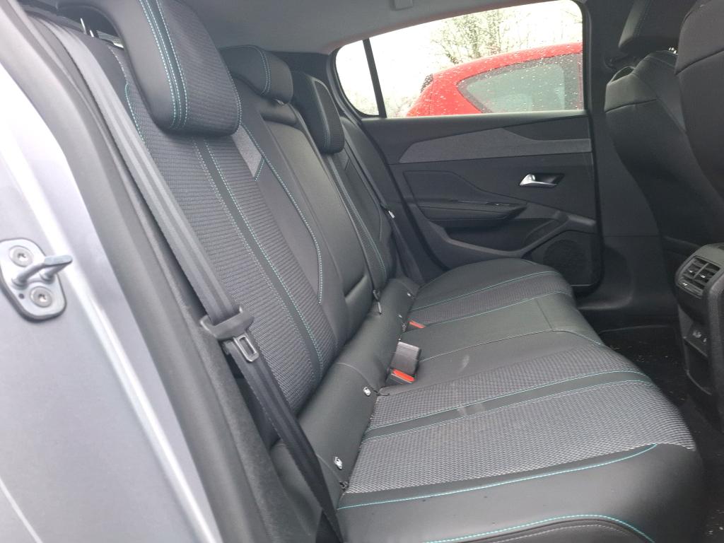 Peugeot 308 PHEV 180 e-EAT8 Allure 2022