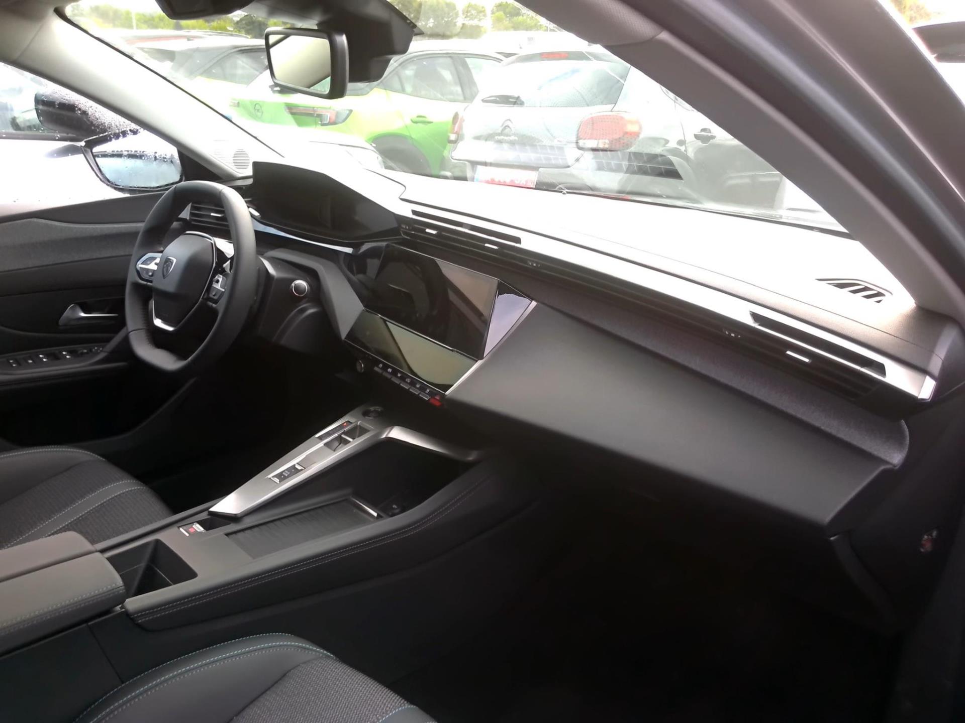 Peugeot 308 PHEV 180 e-EAT8 Allure 2024