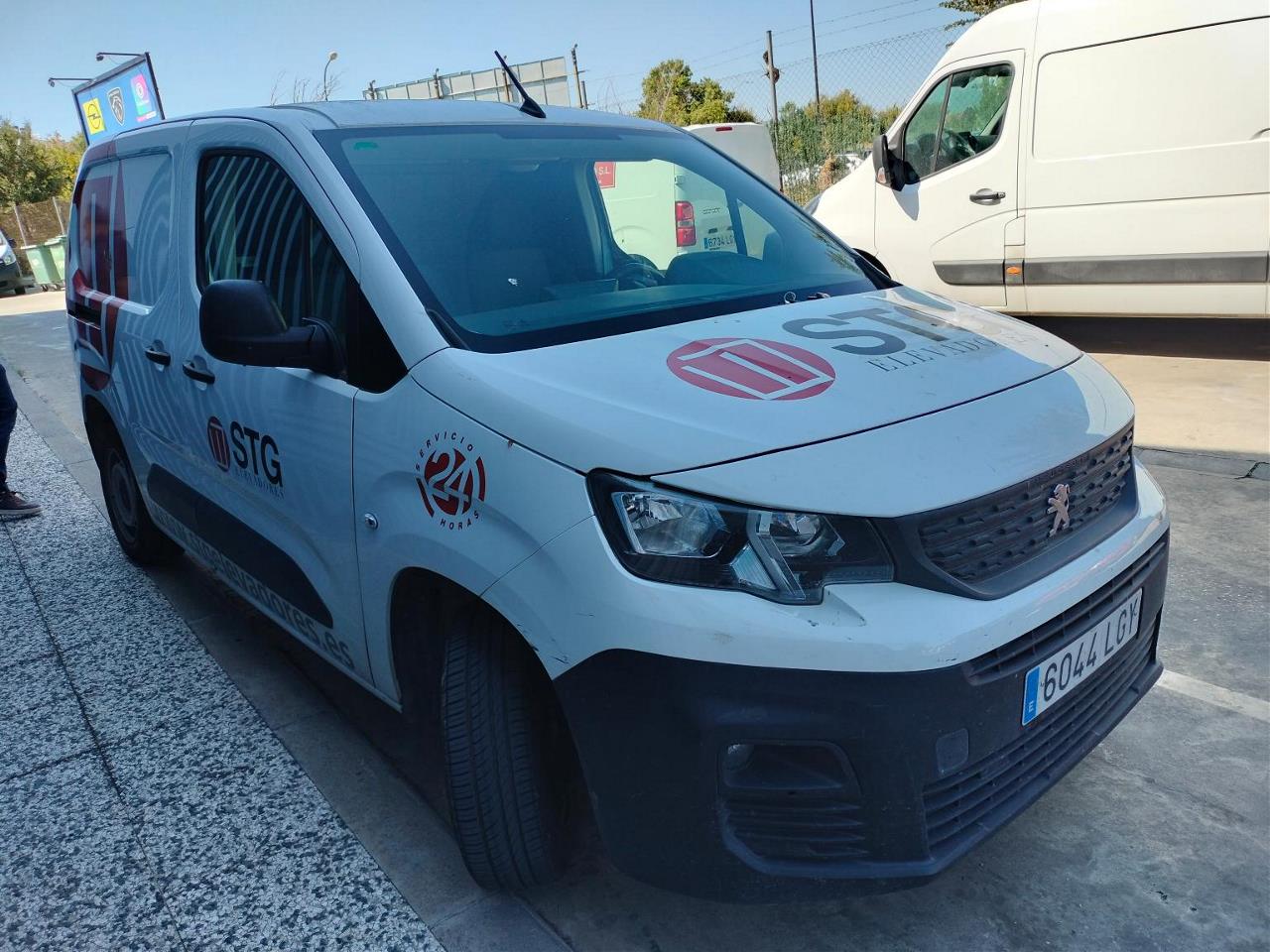 Peugeot Partner Pro Standard 600kg BlueHDi 55kW