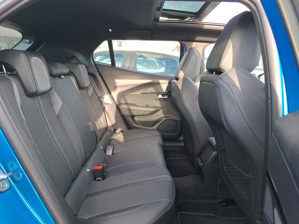 Peugeot 2008 PureTech 130 S&S EAT8 GT 2022