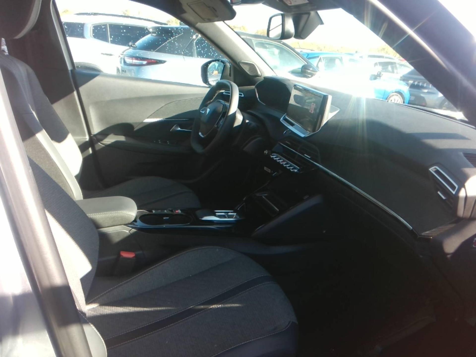 Peugeot 2008 Electrique 54 kWh 156 ch Allure 2025