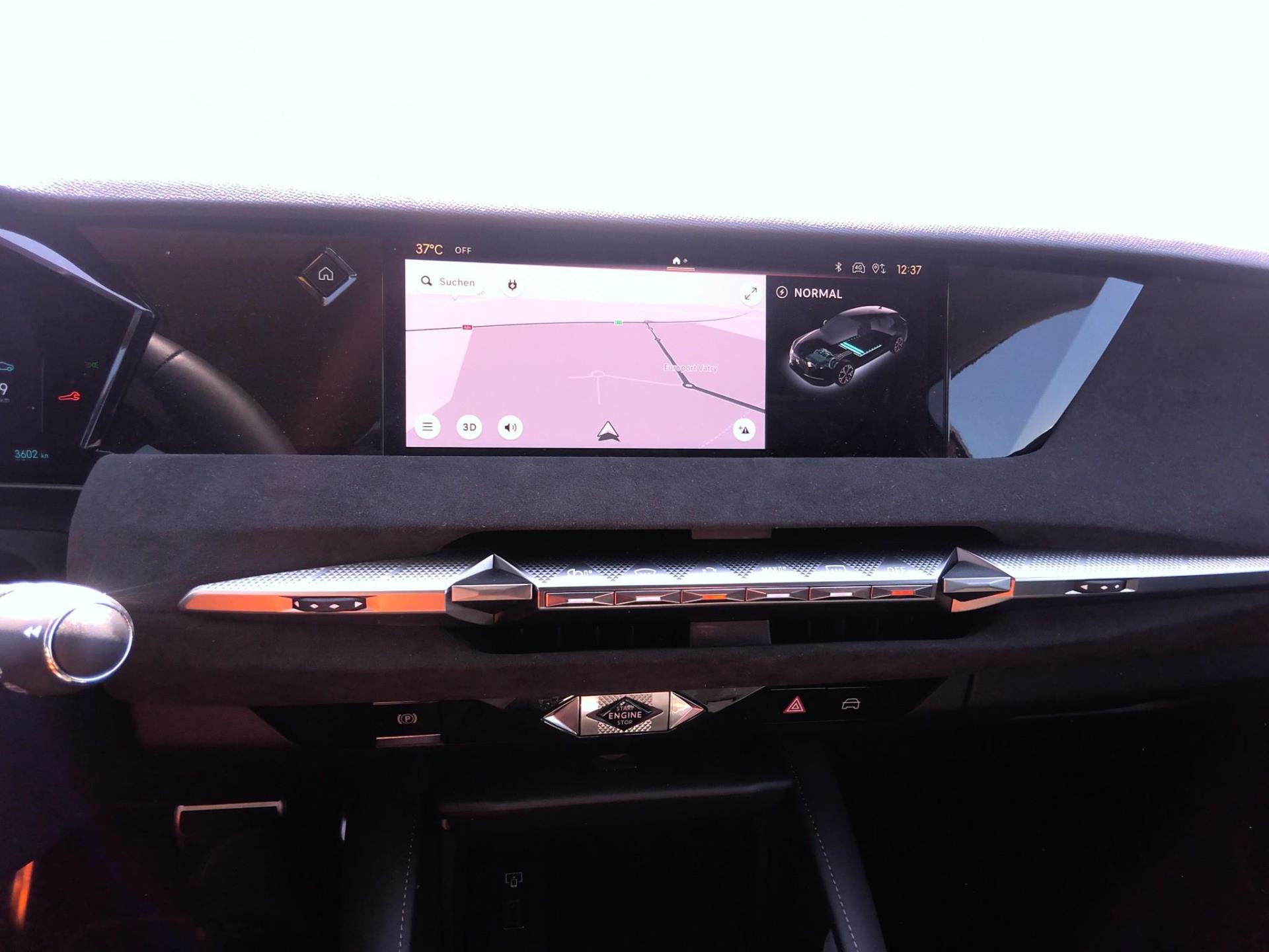 DS N°4 E-Tense Etoile - Alcantara 2024