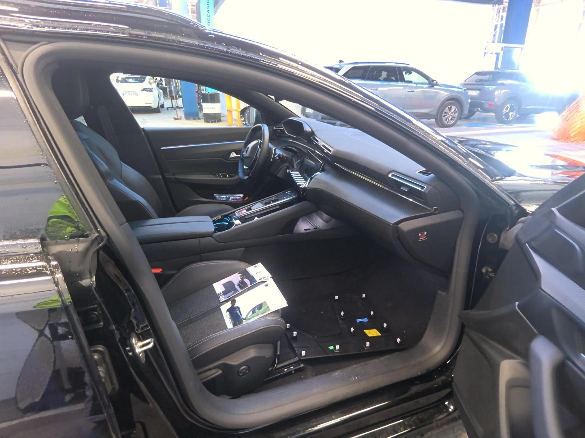 Peugeot 508 SW Hybrid 180 e-EAT8 Allure 2025