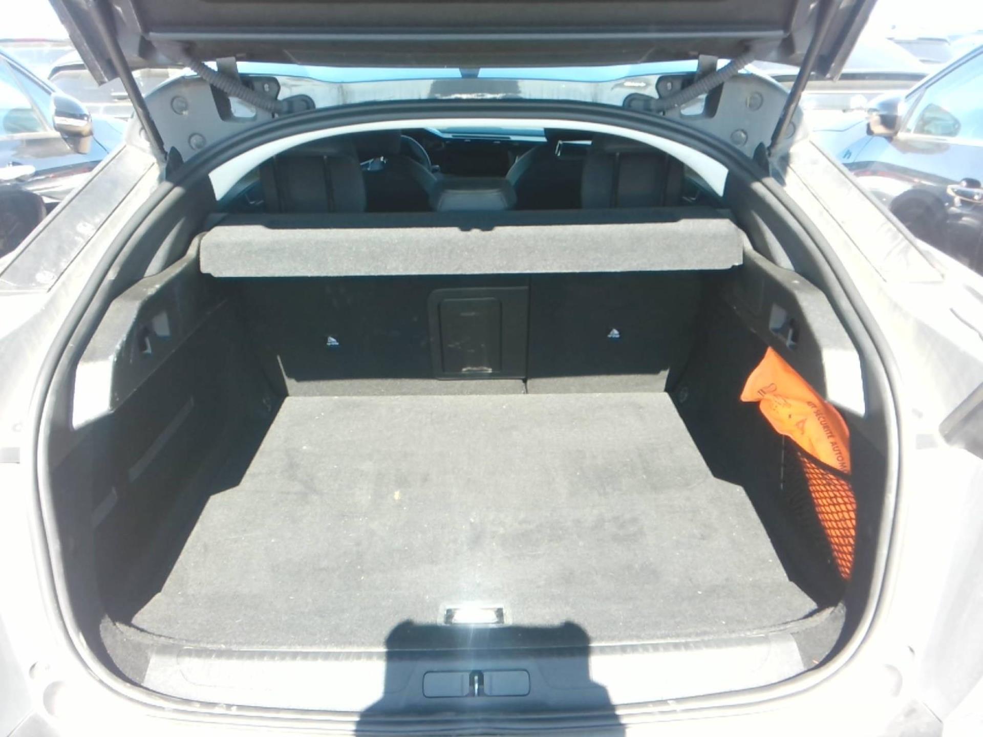 Peugeot 408 PHEV 180 e-EAT8 Allure 2024