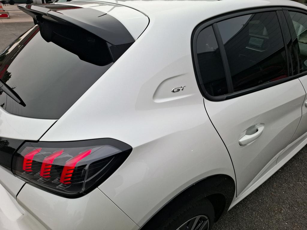 Peugeot 208 PureTech 100 S&S EAT8 GT 2022