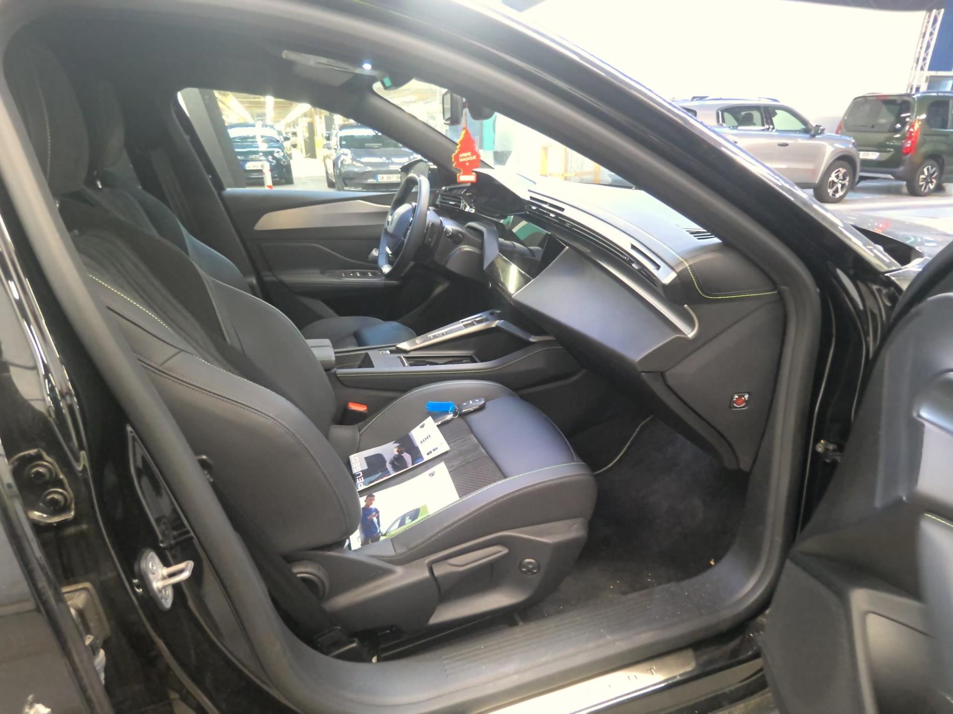 Peugeot 308 SW Hybrid 136 e-DCS6 GT 2025