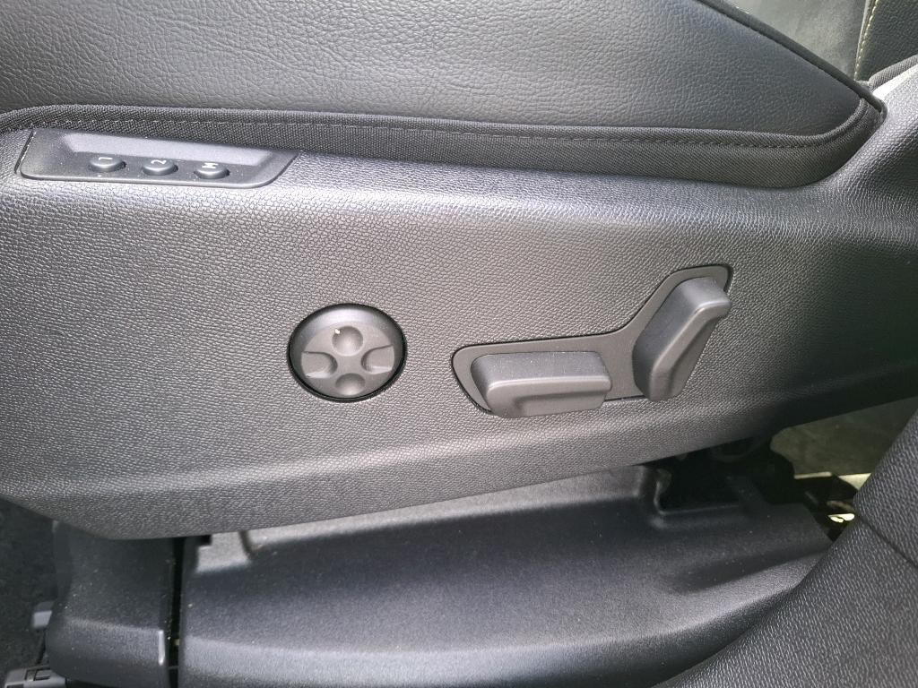 DS DS7 Crossback BlueHDi 130 EAT8 Performance Line+ 2022