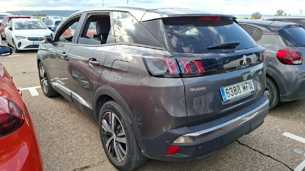 Foto Peugeot 3008 Hybrid 10