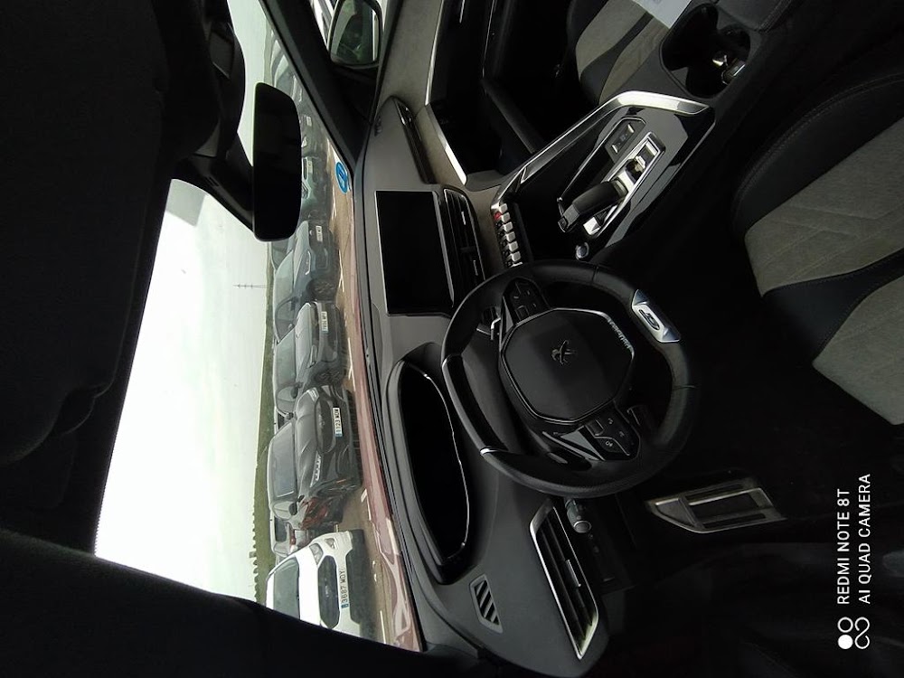 Foto Peugeot 3008 Hybrid 12