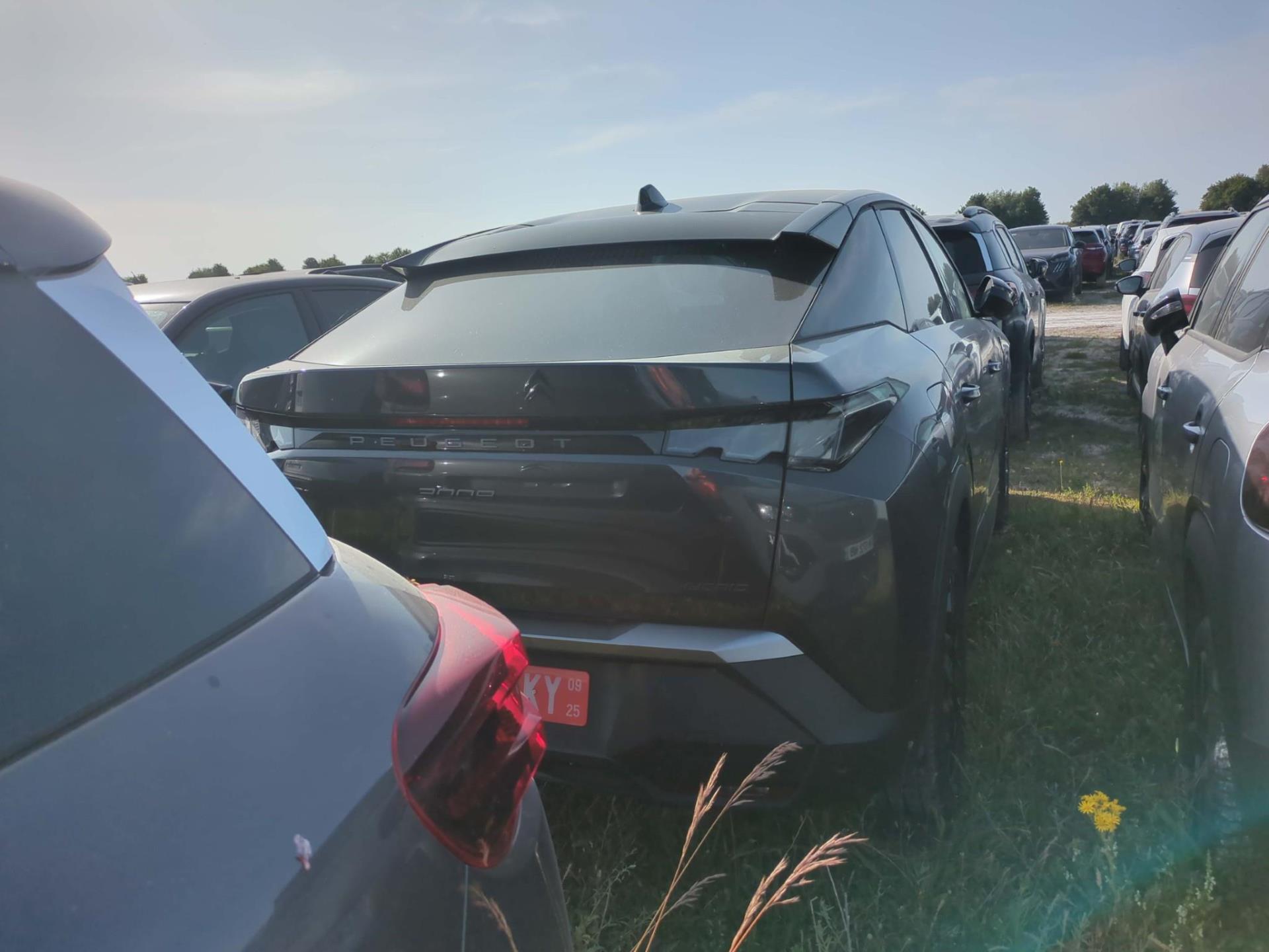 Peugeot 3008 Hybrid 136 e-DCS6 GT 2025