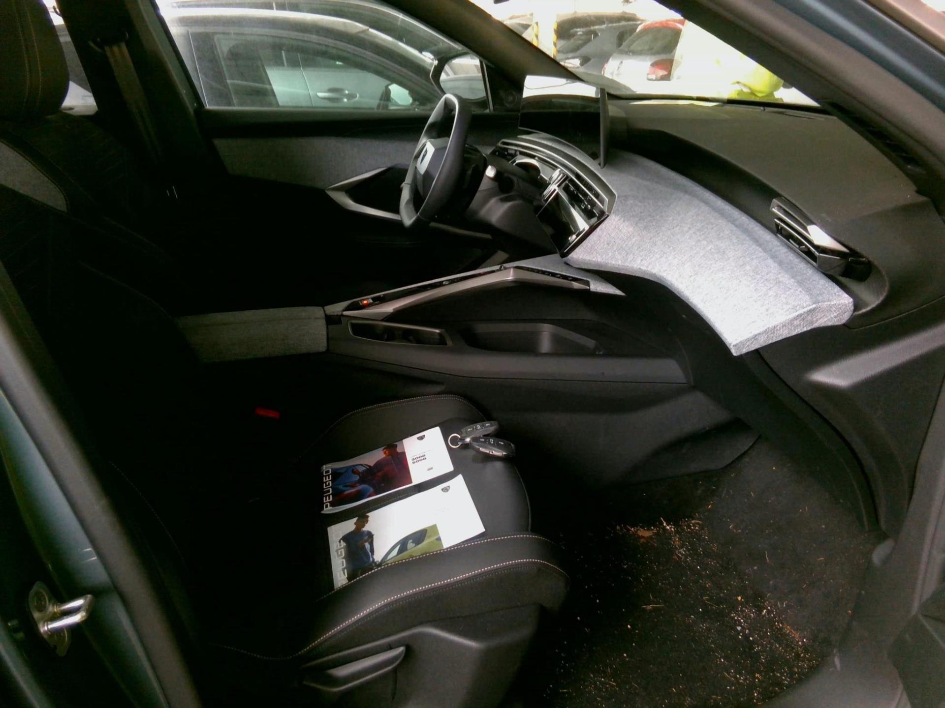 Peugeot 5008 Hybrid 136 e-DCS6 Allure 2024