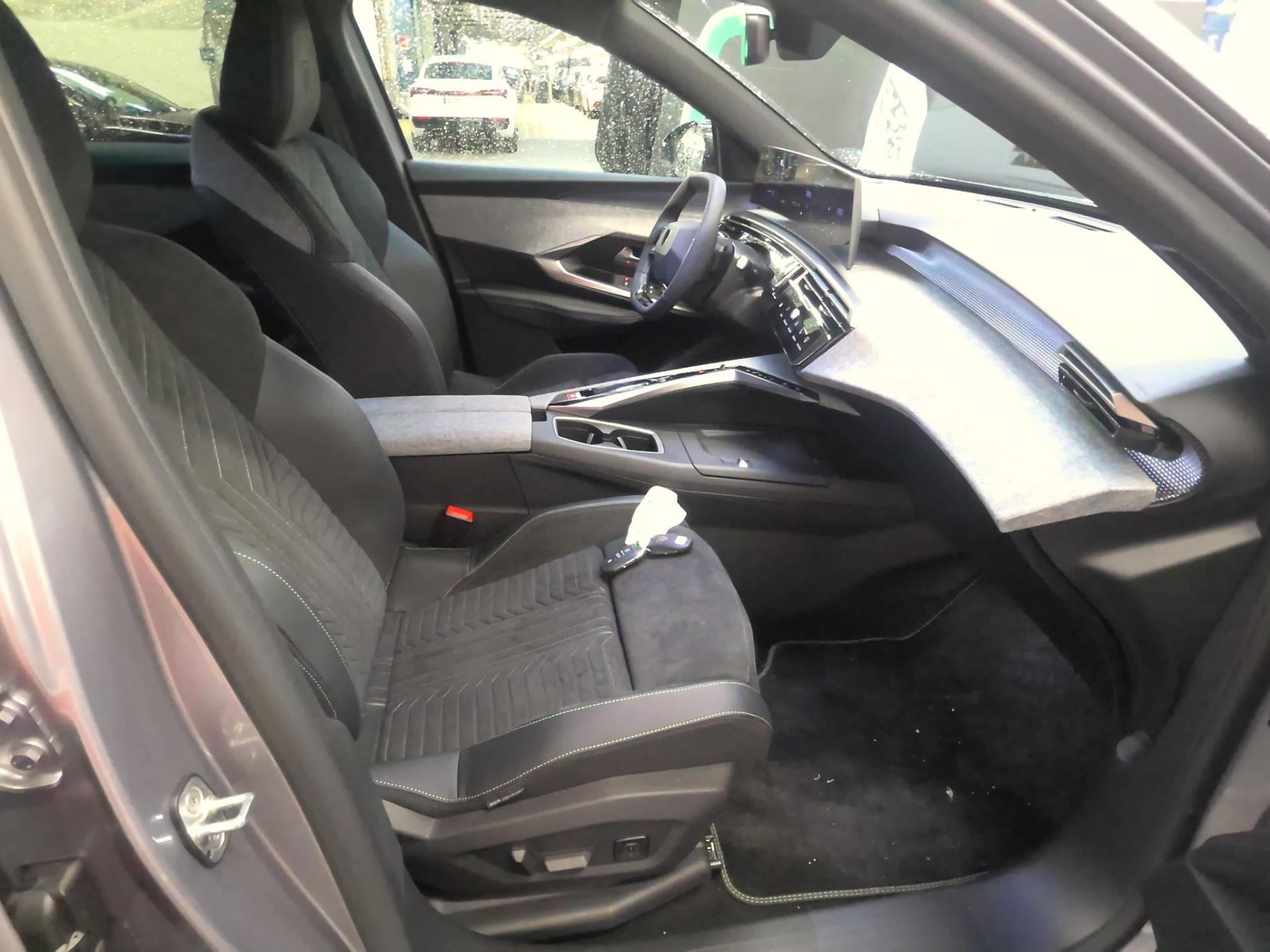 Peugeot 3008 Plug-in Hybrid 195 e-DCS7 GT 2025