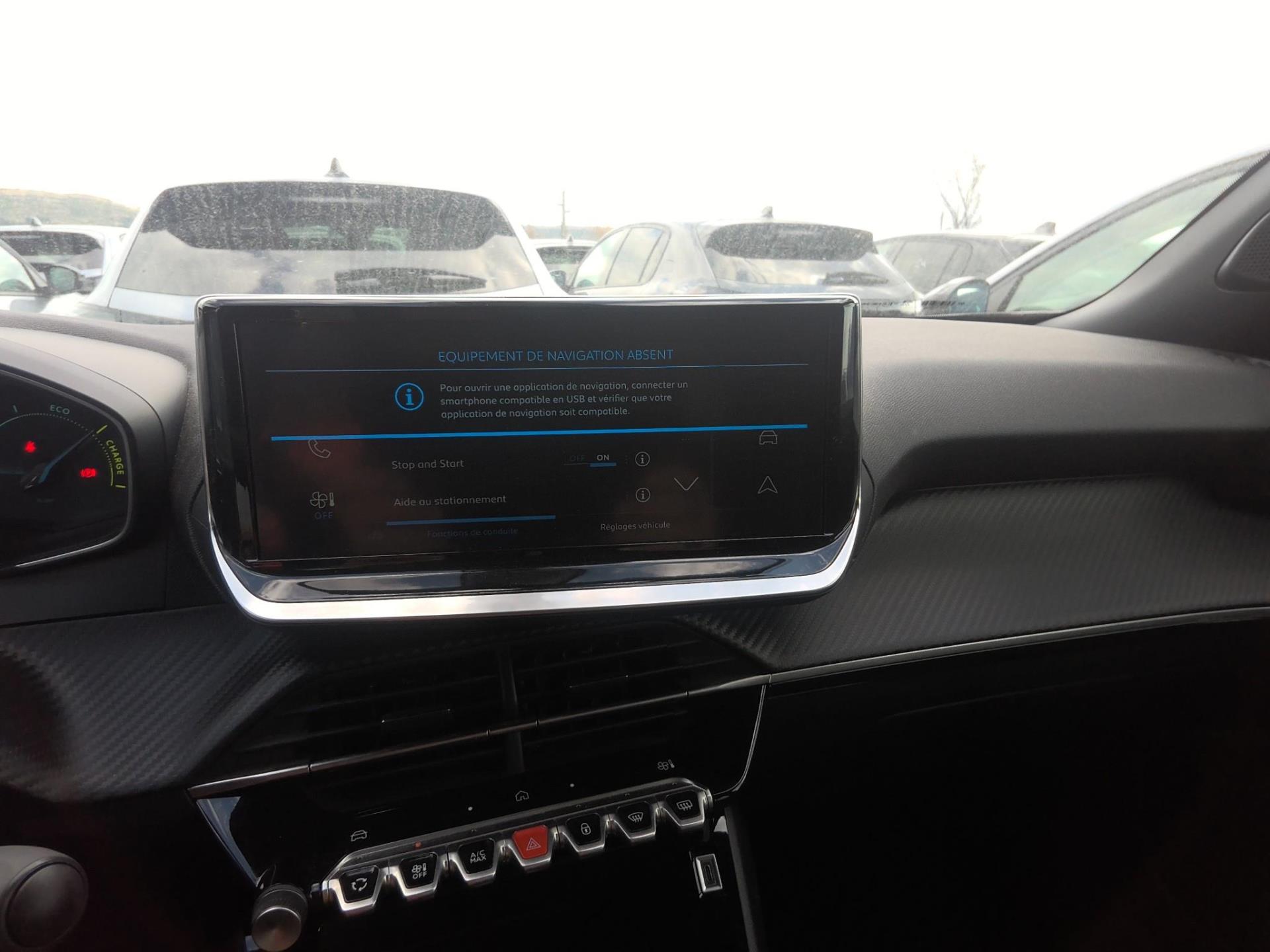 Peugeot 2008 Hybrid 136 e-DCS6 Style 2025