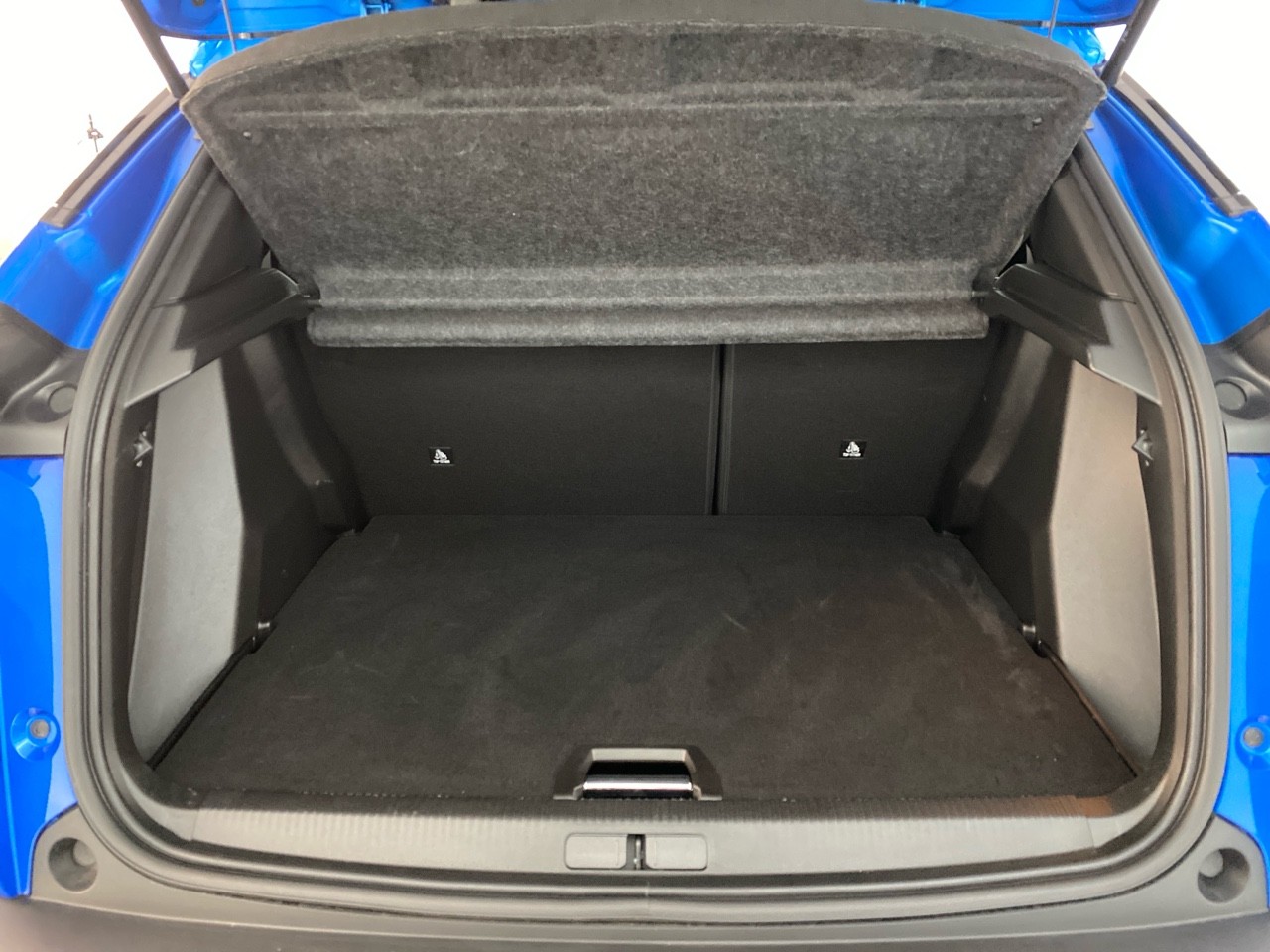 Peugeot 2008 Hybrid 136 e-DCS6 Allure 2024