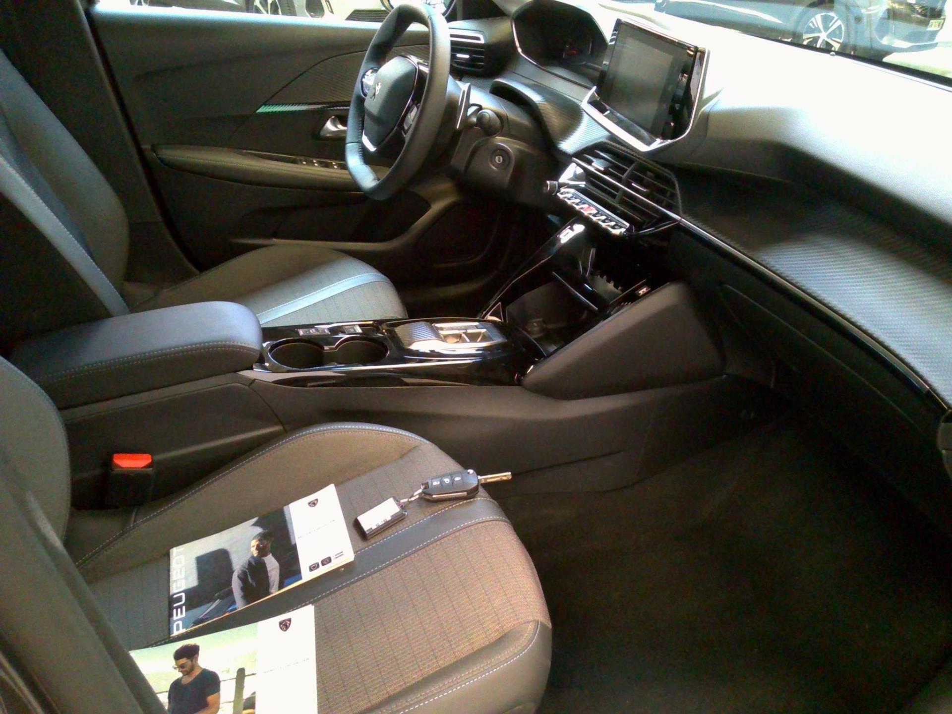 Peugeot 208 PureTech 100 S&S EAT8 Allure 2023