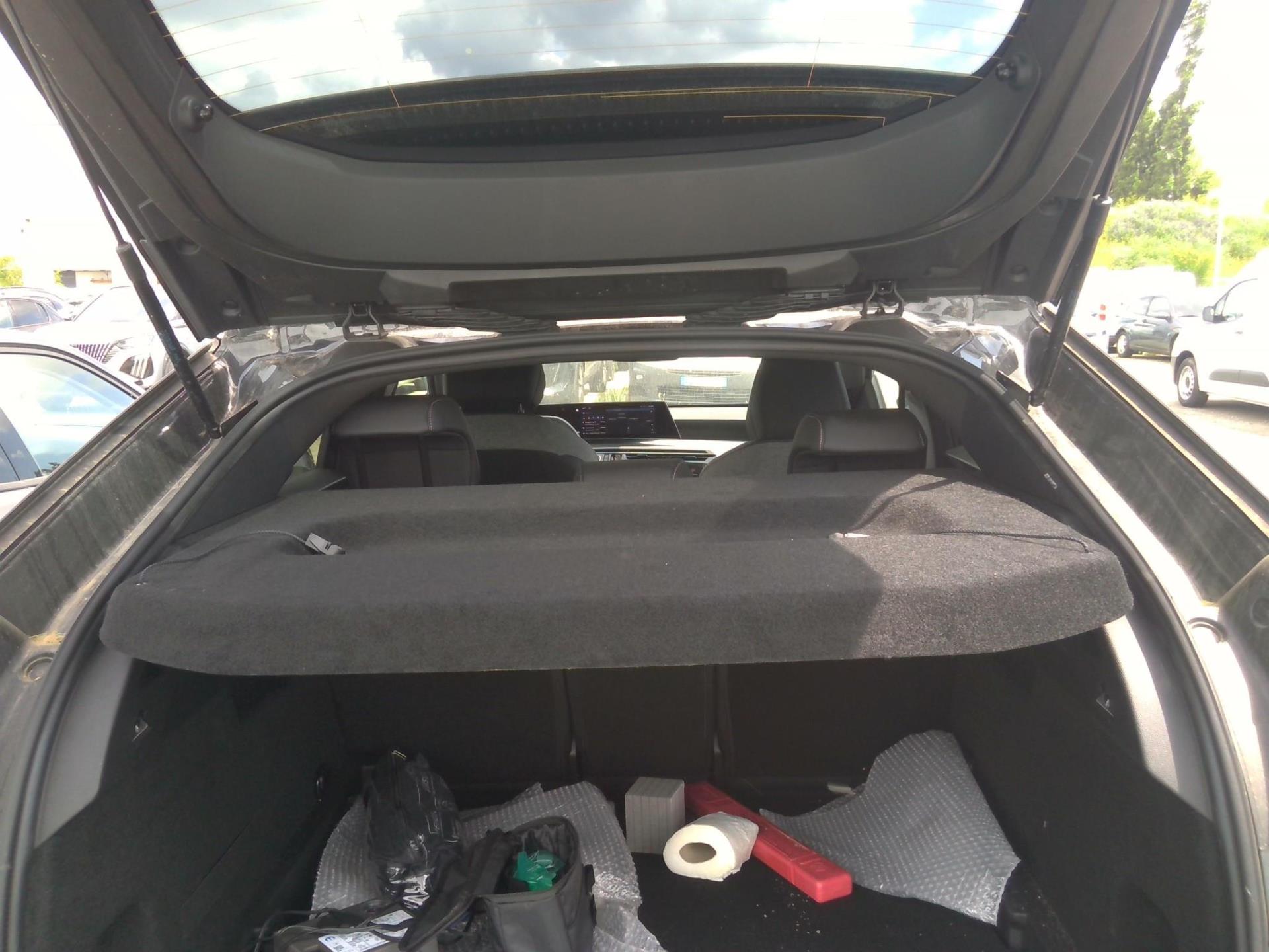 Peugeot 3008 Hybrid 136 e-DCS6 Allure 2025