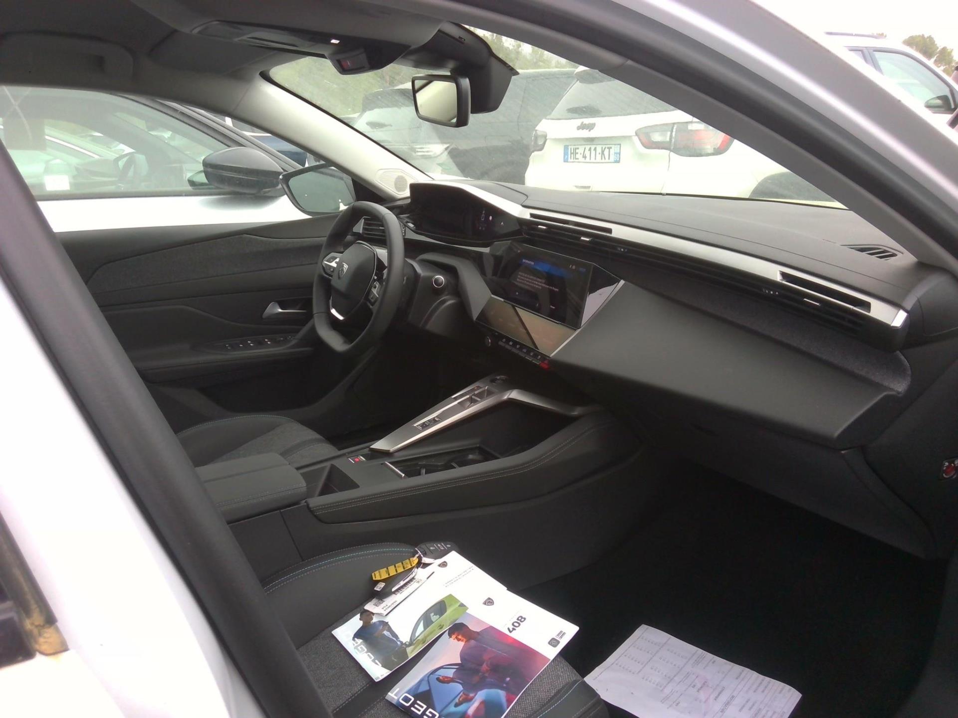 Peugeot 408 Hybrid 136 e-DCS6 Allure 2024