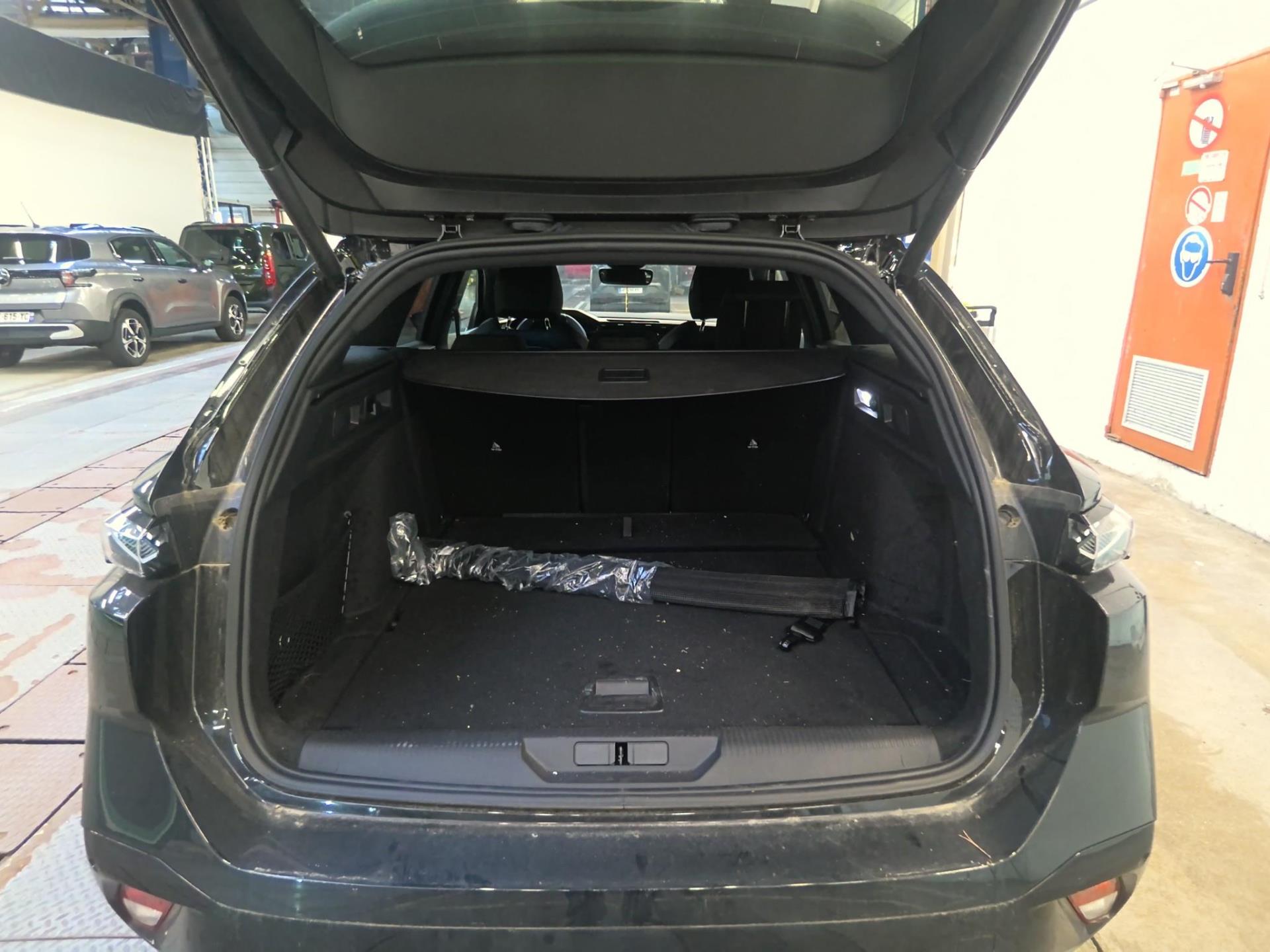 Peugeot 308 SW Hybrid 136 e-DCS6 GT 2025