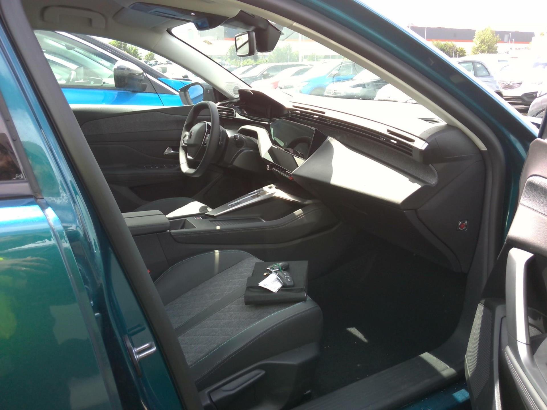 Peugeot 408 PureTech 130 ch S&S EAT8 Allure Pack 2023