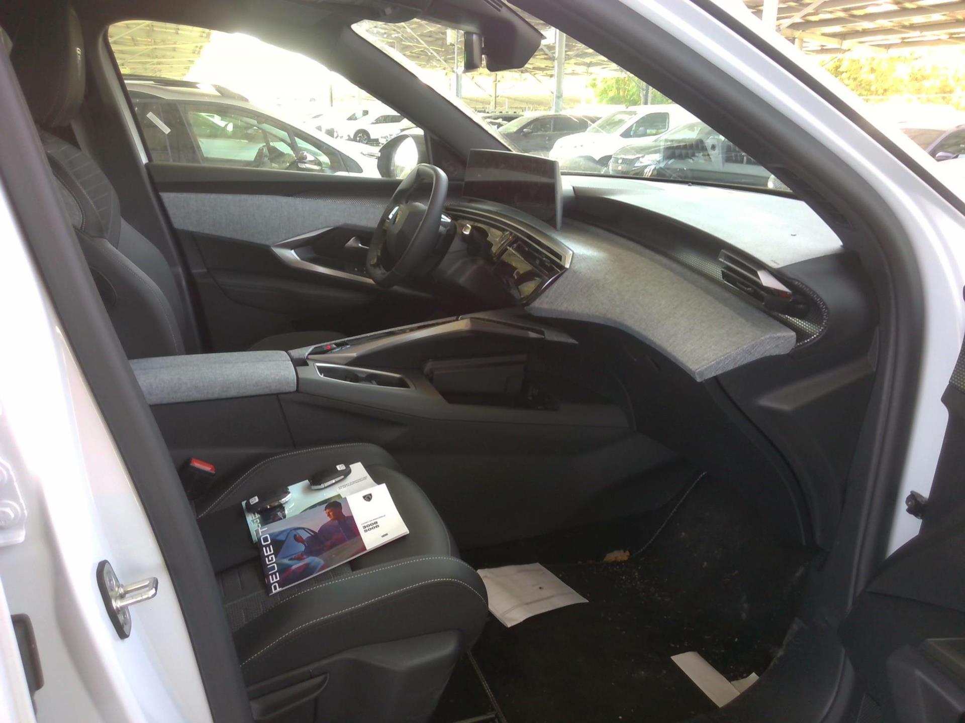 Peugeot 3008 Hybrid 136 e-DCS6 GT 2025