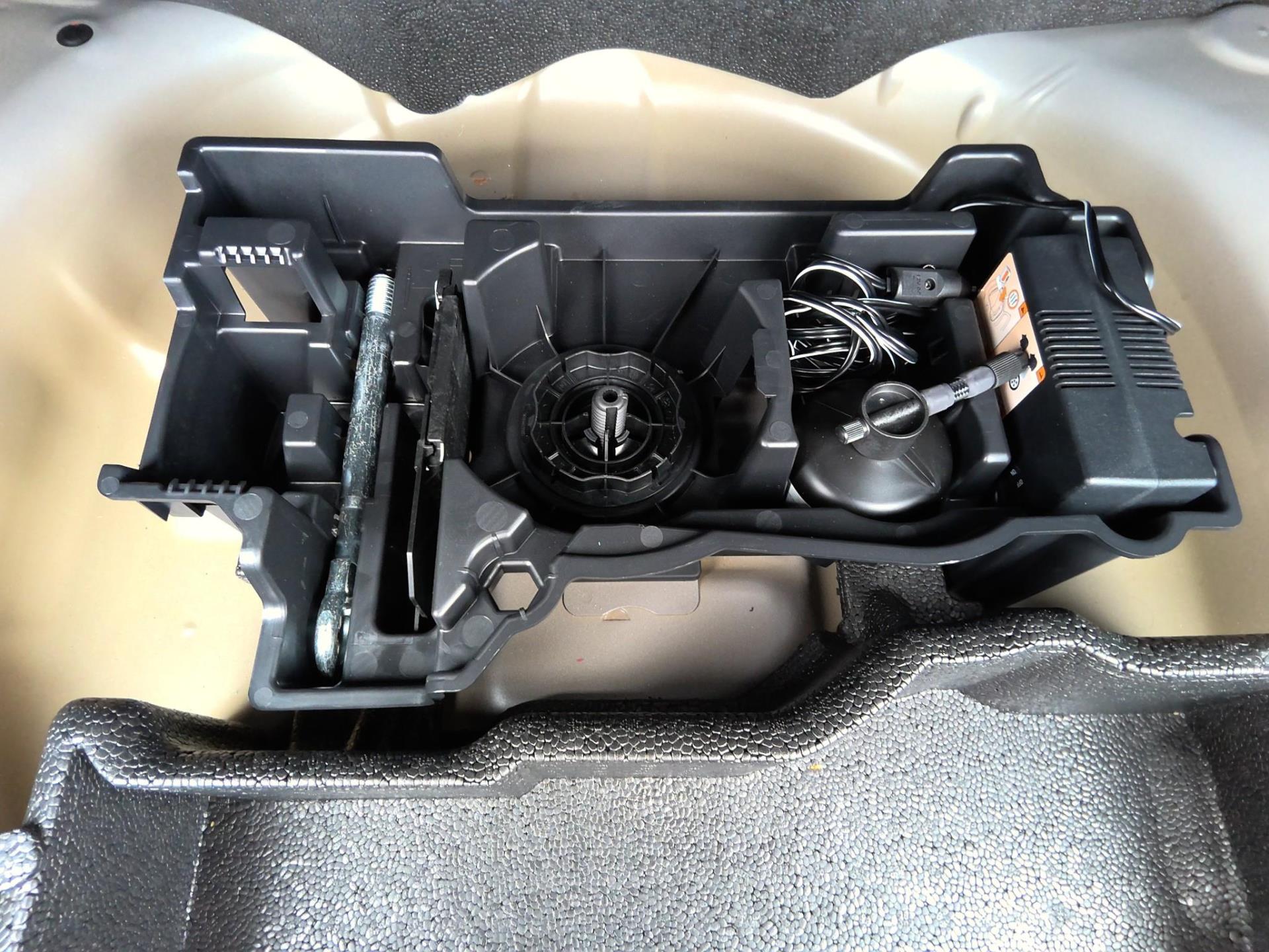 Peugeot 2008 Hybrid 136 e-DCS6 Allure 2024