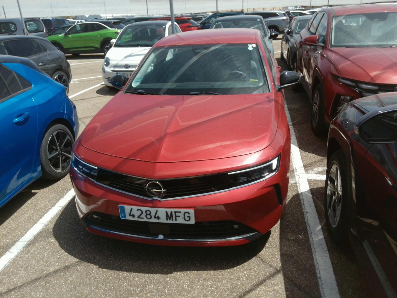 Opel Astra Nuevo Astra 5P Edition 1.2T XHT MT6 S/S 130 HP (96kW)