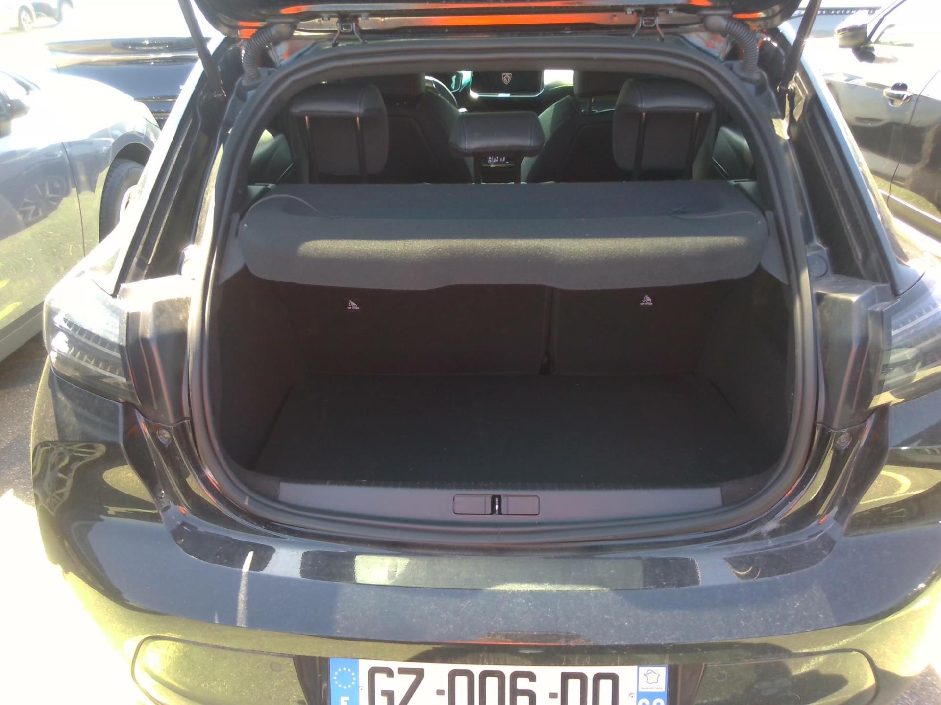 Peugeot 208 Hybrid 136 e-DCS6 GT 2024