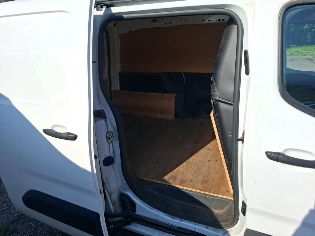 Peugeot PARTNER FOURGON STANDARD 650 KG BLUEHDI 100 S&S BVM5 PREMIUM 2020