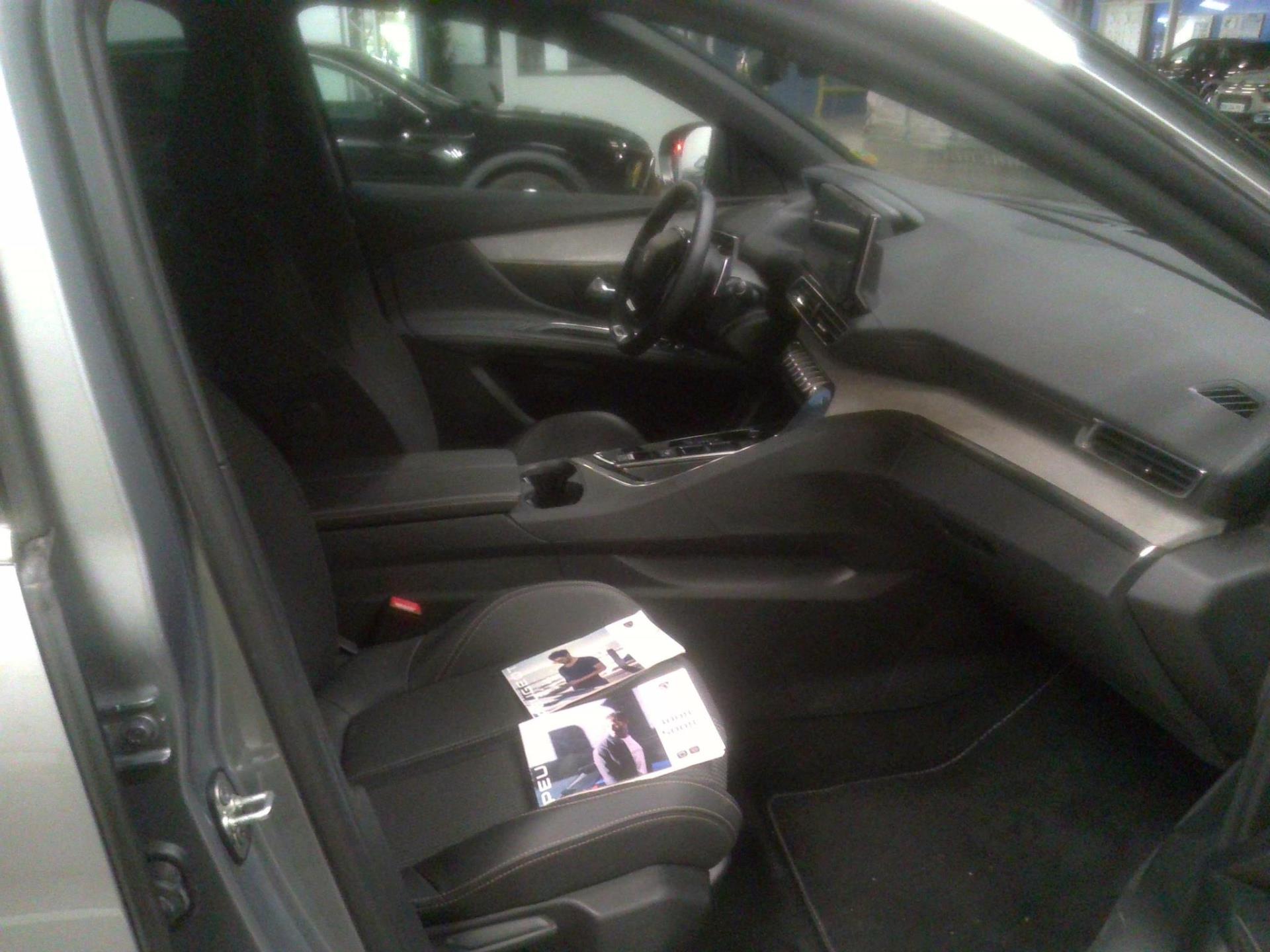 Peugeot 5008 BlueHDi 130ch S&S EAT8 GT 2023