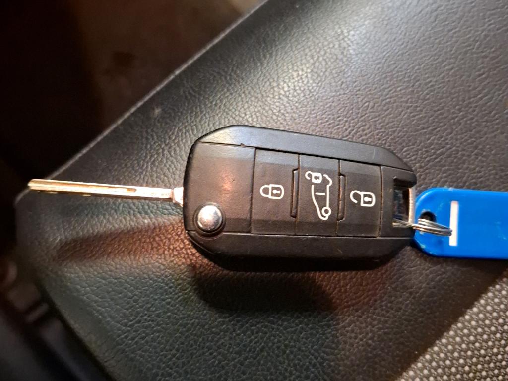 Peugeot EXPERT FGN TOLE STANDARD 2.0 BLUEHDI 120 S&S BVM6 PREMIUM 2018