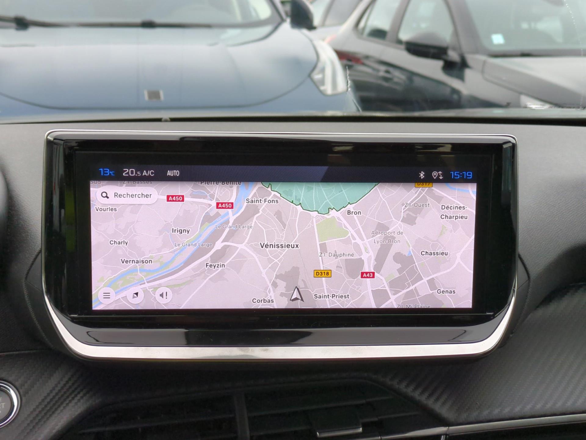 Peugeot 2008 Hybrid 136 e-DCS6 Allure 2024