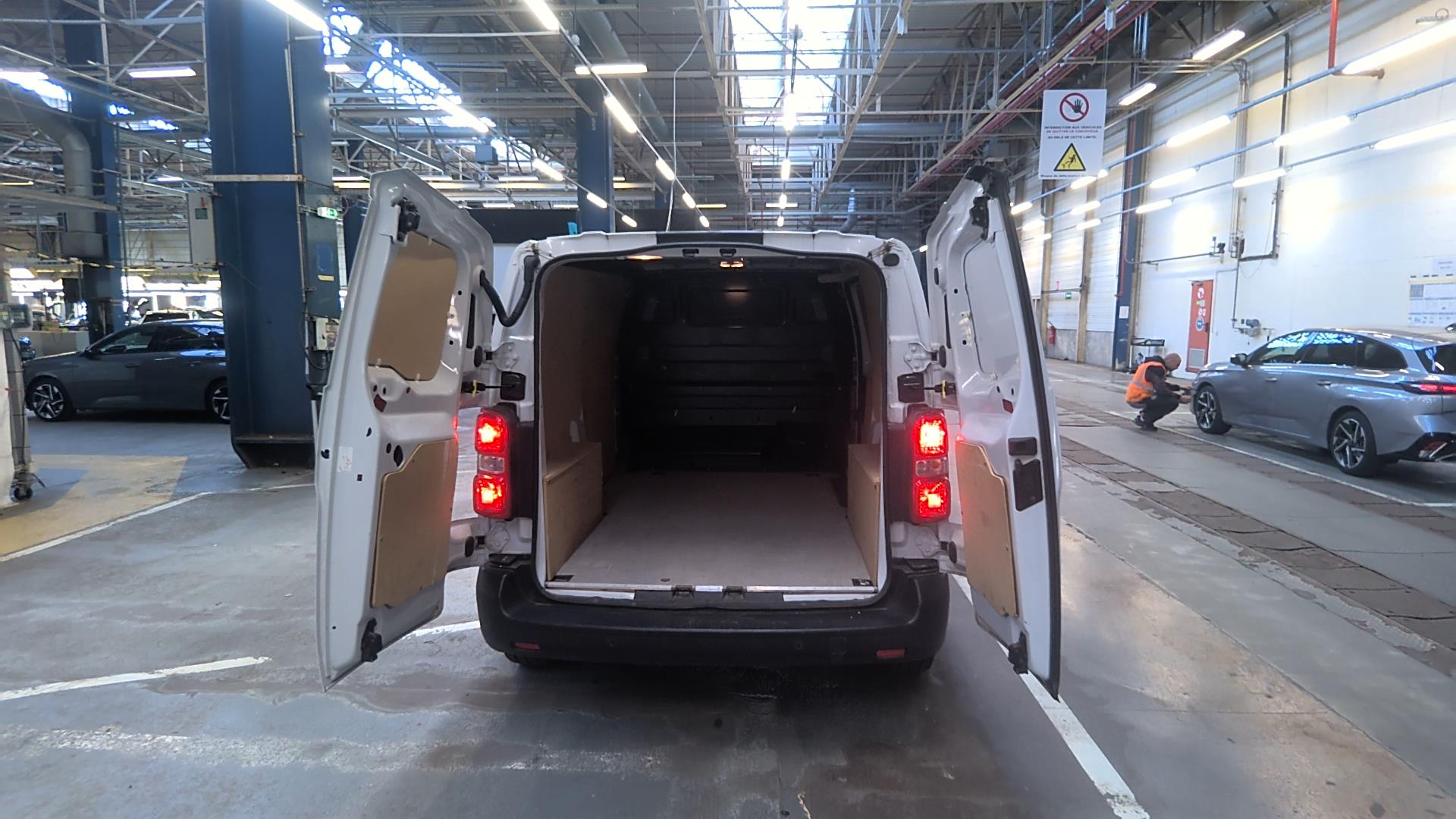 Opel VIVARO FGN TAILLE M BLUEHDI 145 BVM6 2024