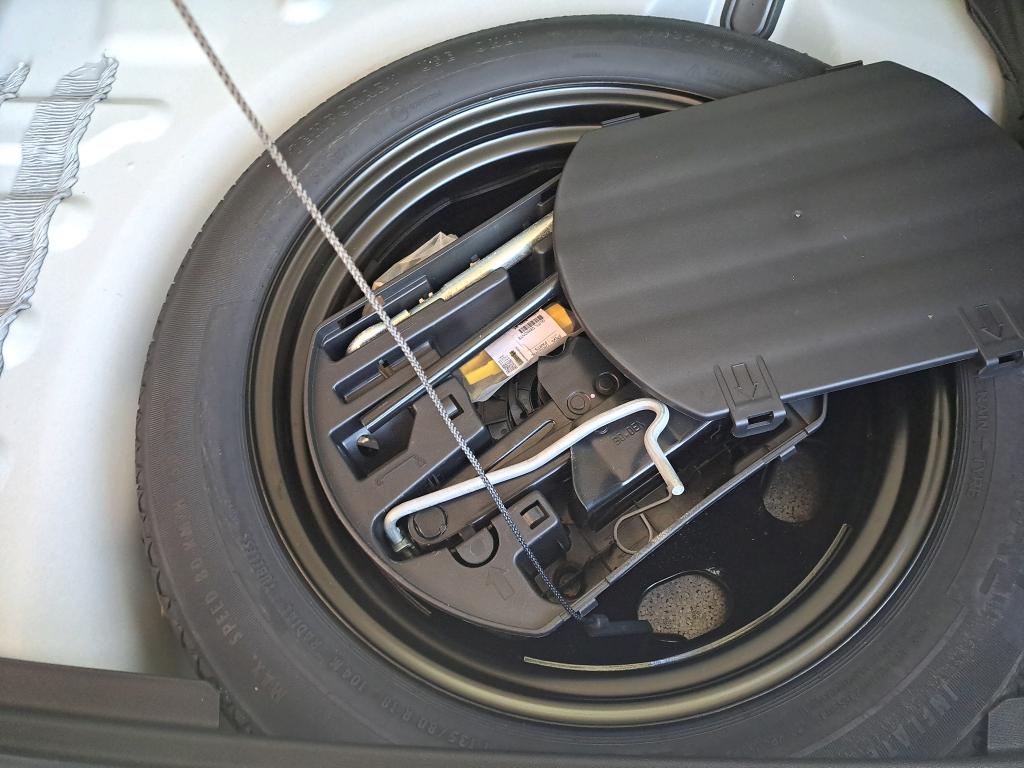 DS DS7 Crossback BlueHDi 130 EAT8 Performance Line+ 2021