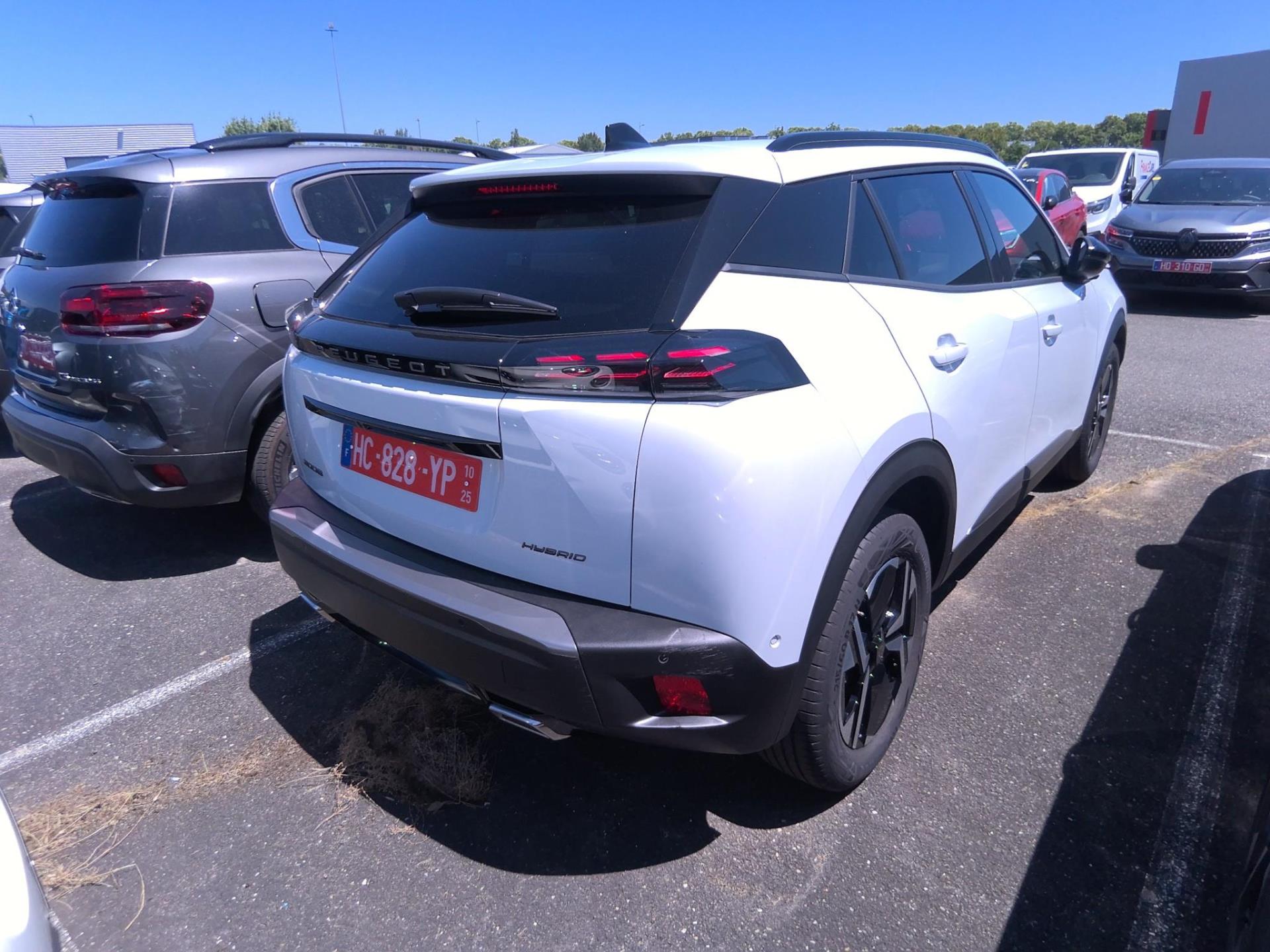 Peugeot 2008 Hybrid 136 e-DCS6 Allure 2025