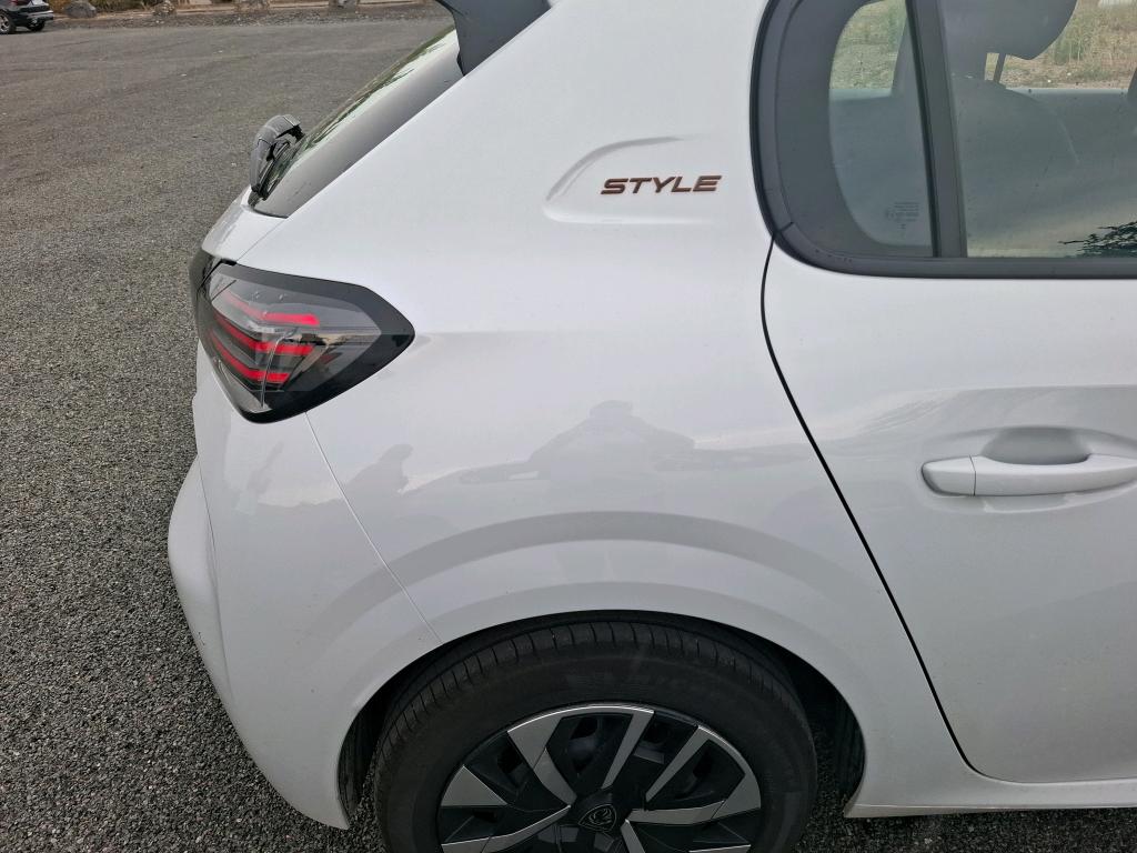 Peugeot 208 Hybrid 110 ch e-DCS6 Style 2025
