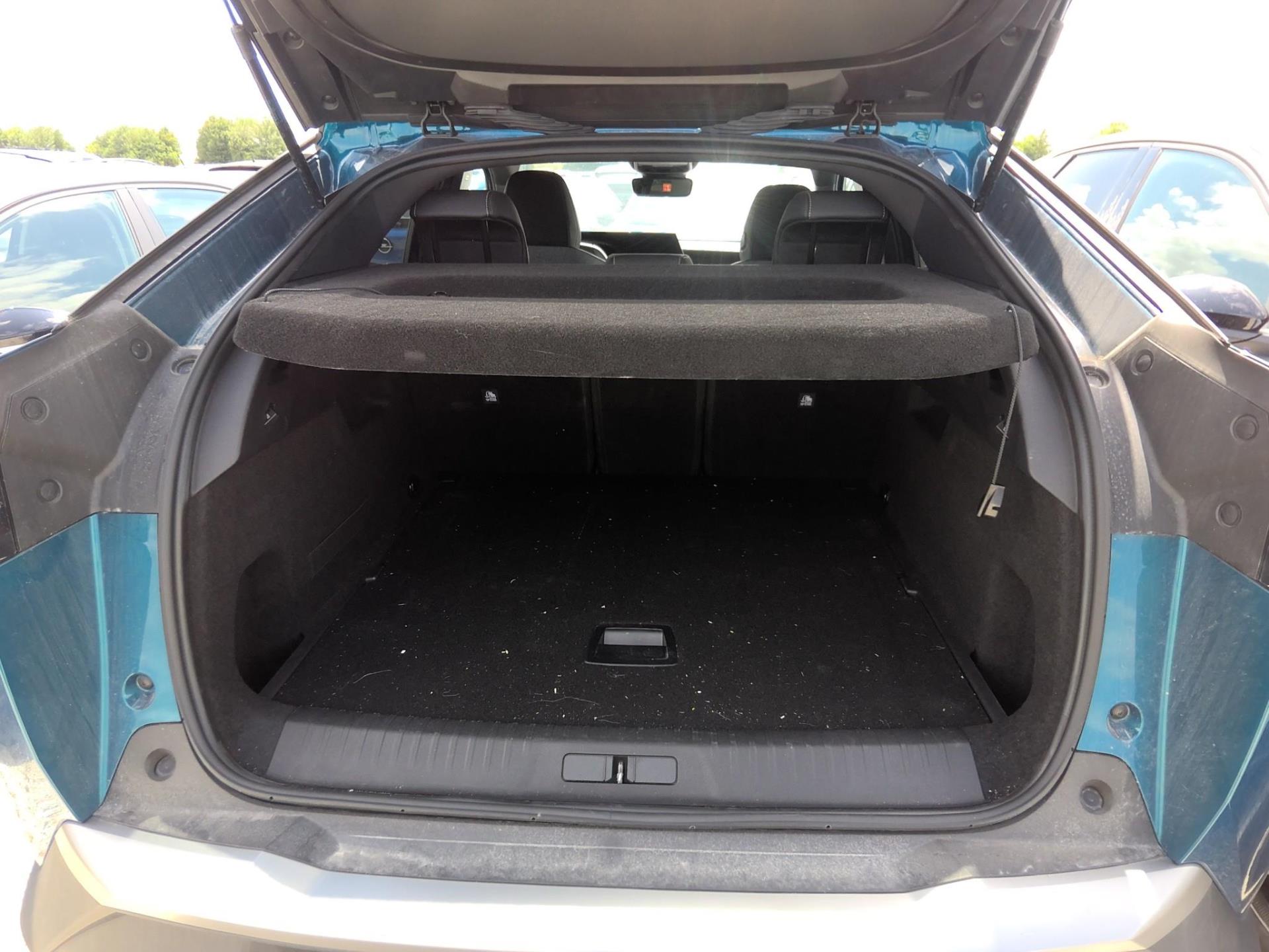 Peugeot 3008 Hybrid 136 e-DCS6 Allure 2024
